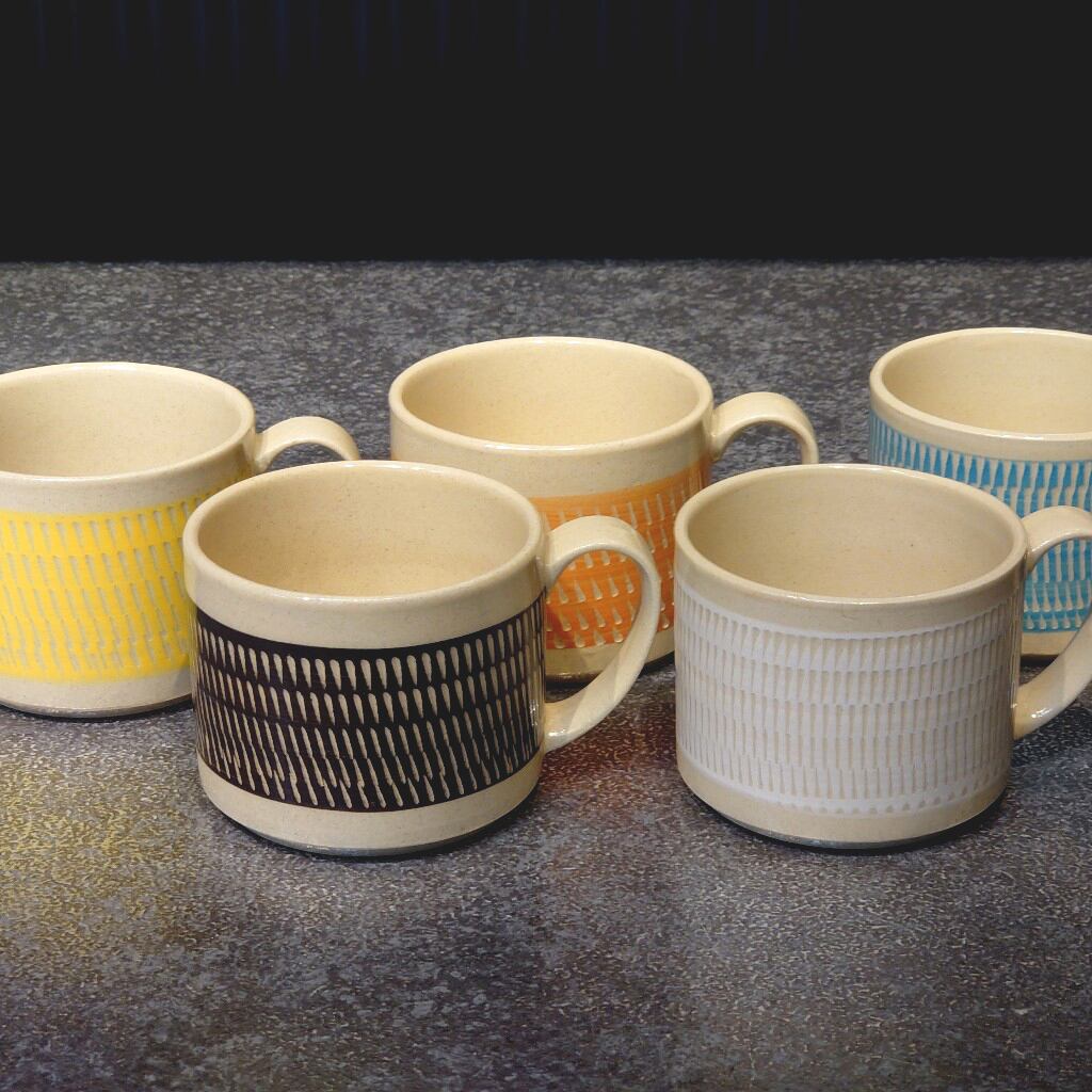 カラーズ 飛びカンナ マグカップ | 波佐見焼 和食器の通販｜長十郎窯