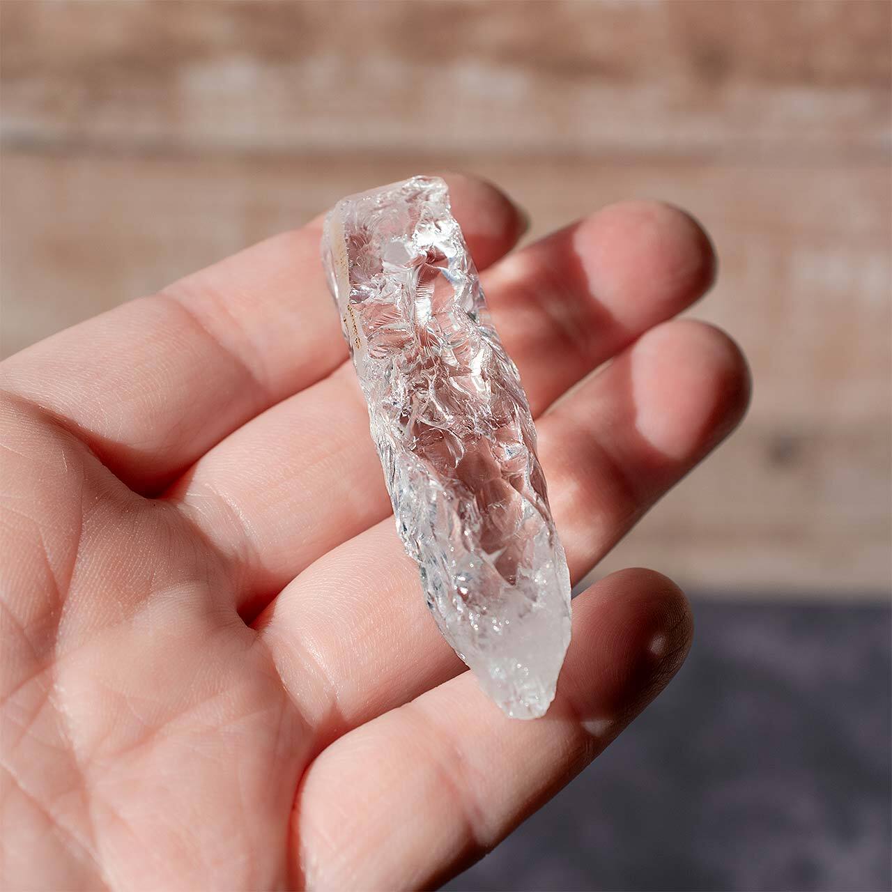 マニハール水晶 かち割り 穴あき No.1 | Crystal Life