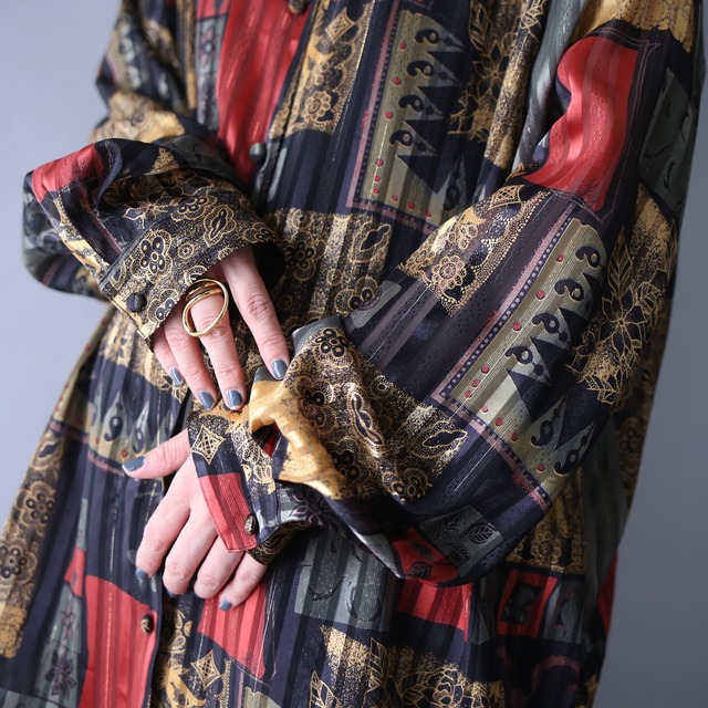 shadow stripe flower panel pattern over silhouette see-through shirt