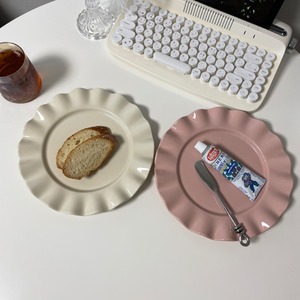 frill plate 2colors / フリル プレート おうちカフェ ウェーブ 食器 皿 韓国インテリア雑貨