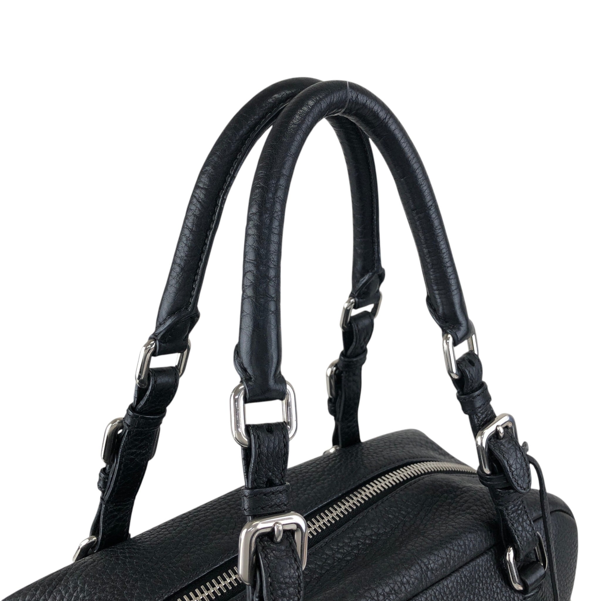 【美品】プラダ VA0749 ロゴ型押し ボストンバッグ ブラック レザー PRADA プラダ ハンドバッグ ブラック ロゴ型押し レザー カデナ ミニ
