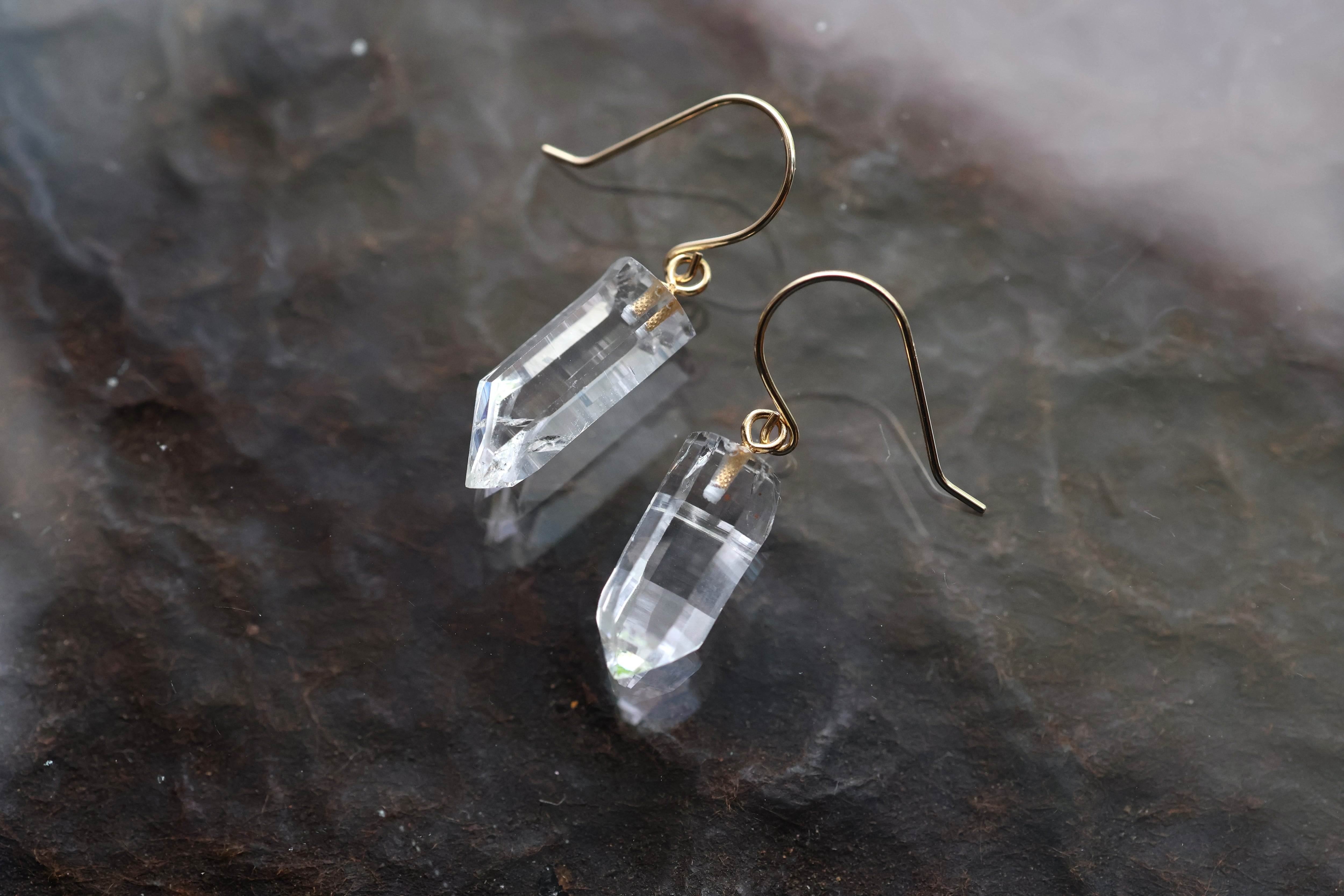 ヒマラヤ水晶ピアス K18 マニハール産 | 石垣島の夜光貝アクセサリーと