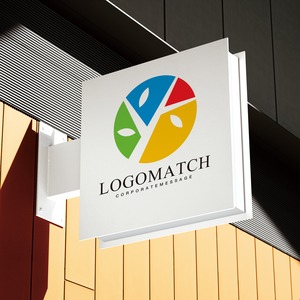 カラフルな木のロゴ