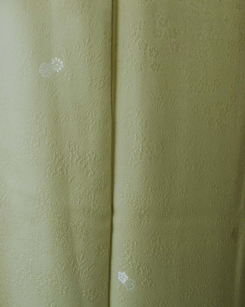 【袷】抹茶色地 四季花地紋に花刺繍文 小紋 一つ紋