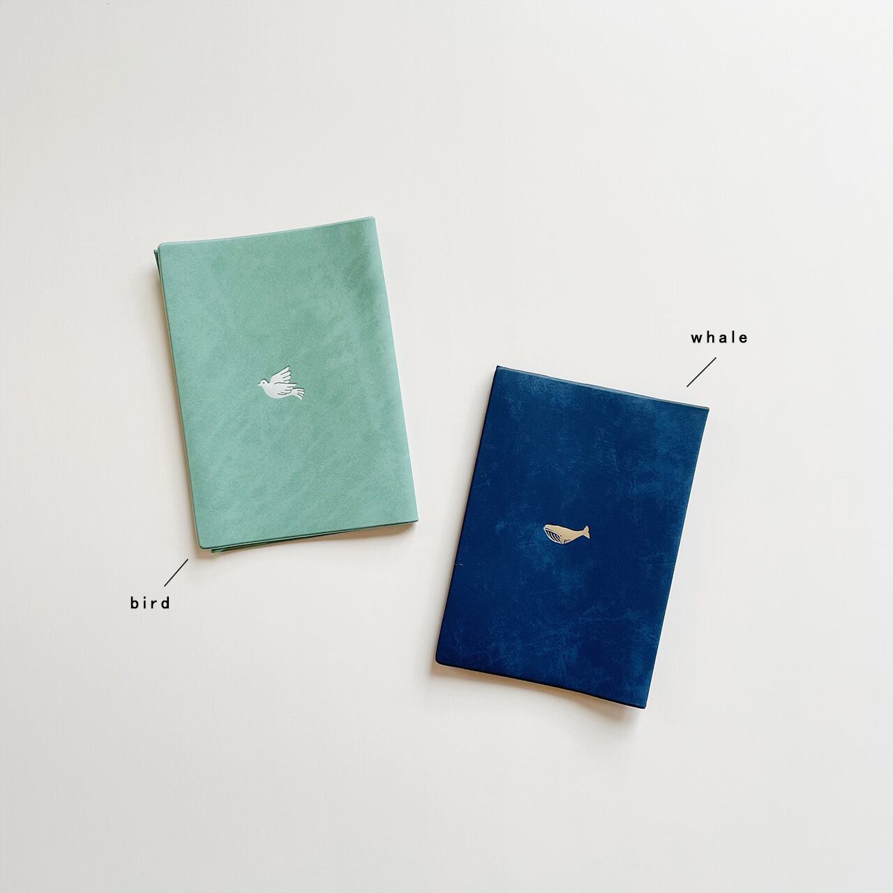 Foil book cover | Elää