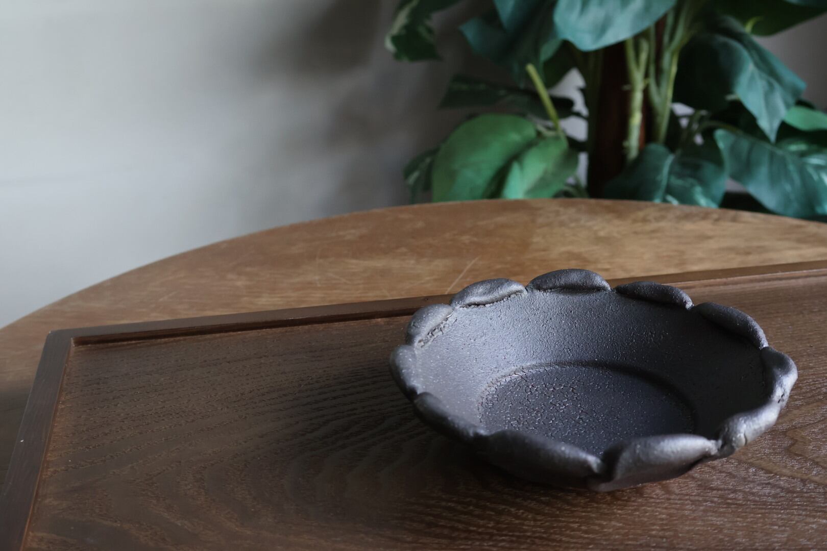 AIKA CRAFT(アイカクラフト) 輪花中鉢 消し炭