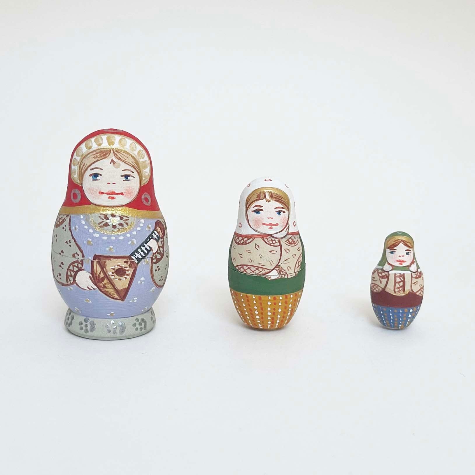 リュドミラさんのマトリョーシカ（バラライカ/3個組）