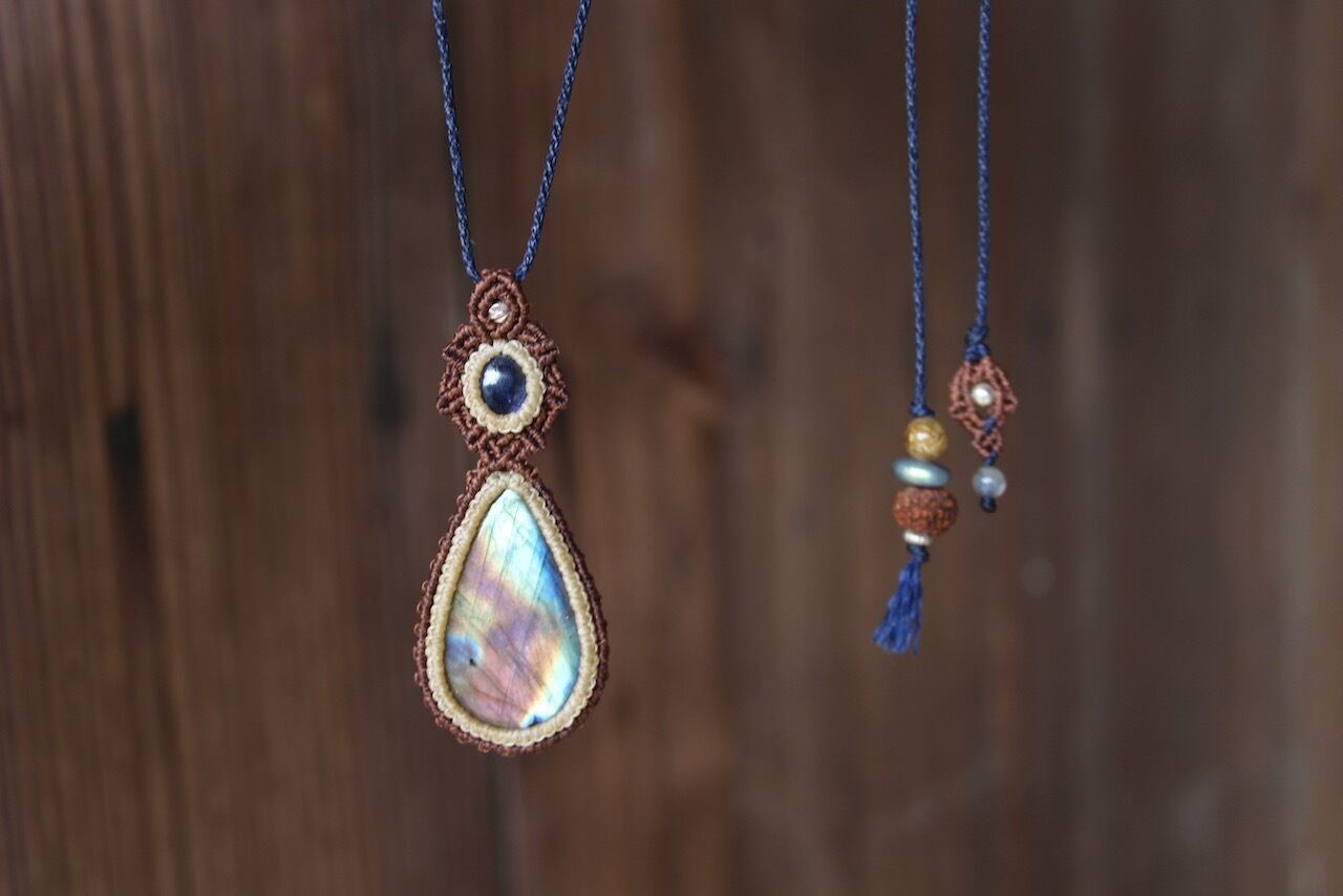 Multicolor labradorite kyanite micromacrame pendant