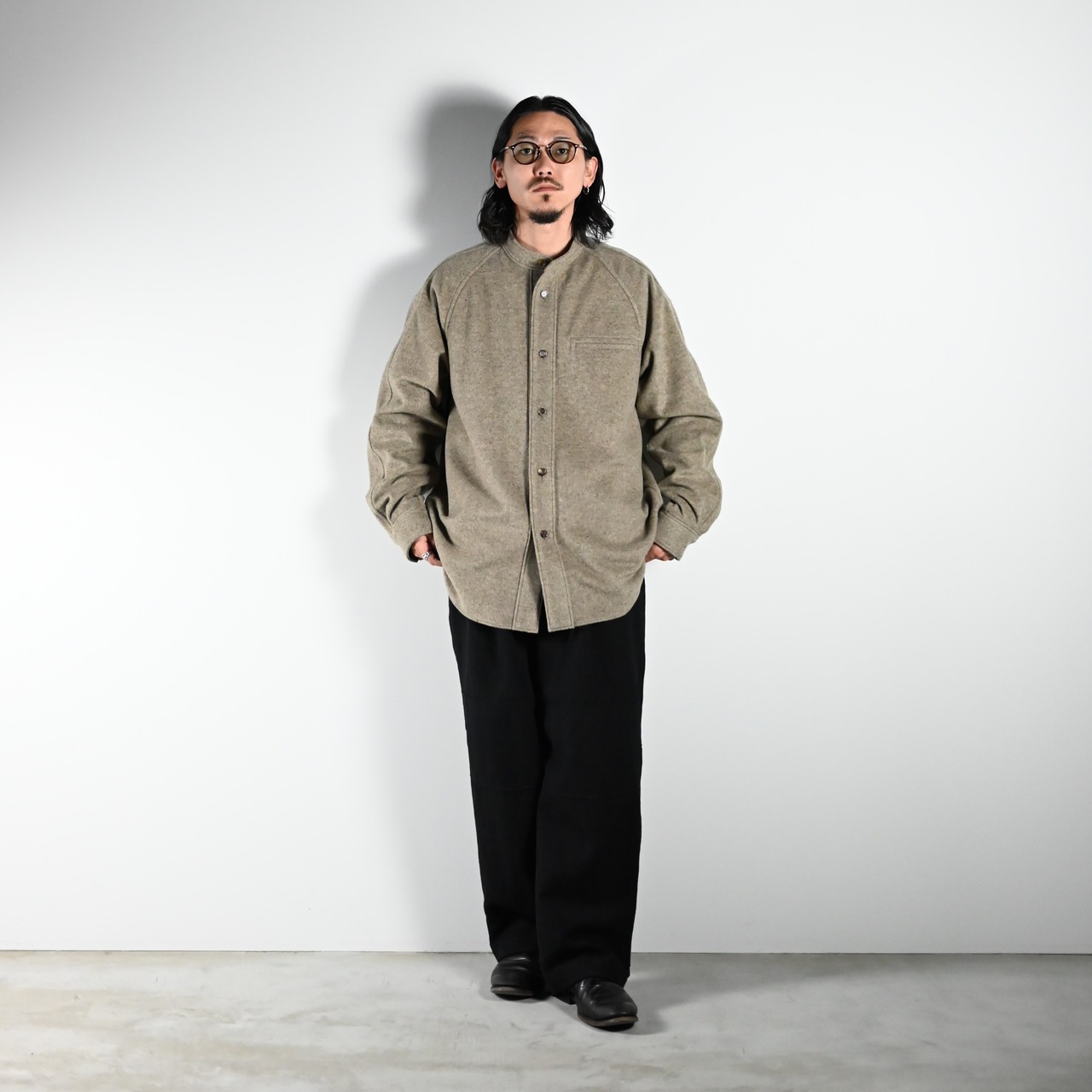 山内 / ウォッシュドウールリネンツイル・トレンチコートコーディネート
