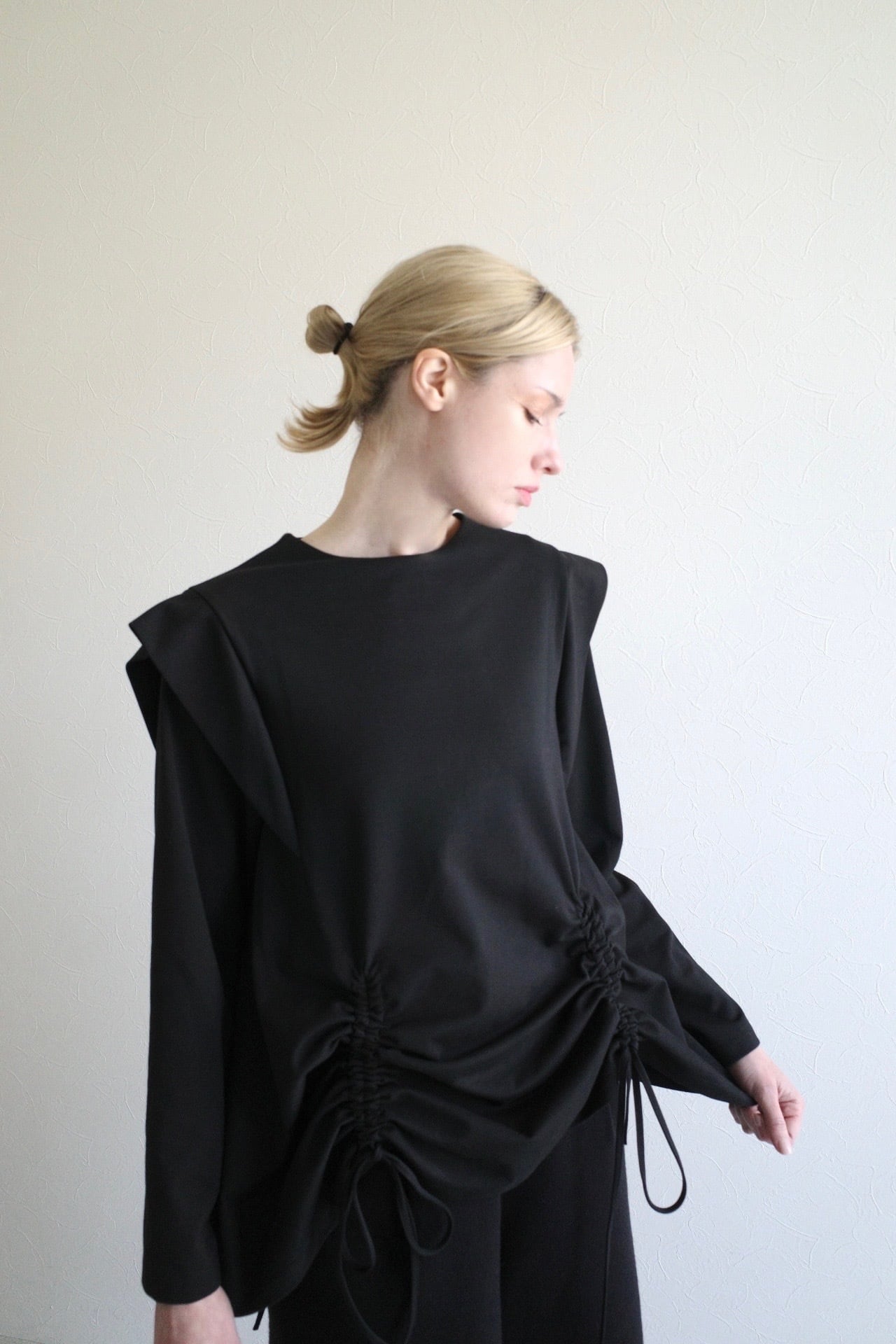 西宮先行 drawstring pullover (black)