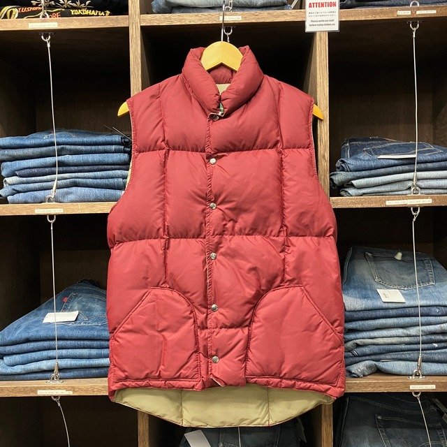 1970'S SIERRA DESIGNS BURGUNDY DOWN VEST