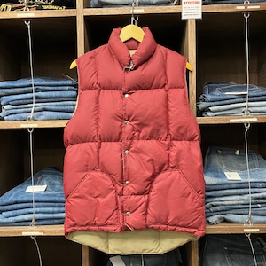 1970'S SIERRA DESIGNS BURGUNDY DOWN VEST