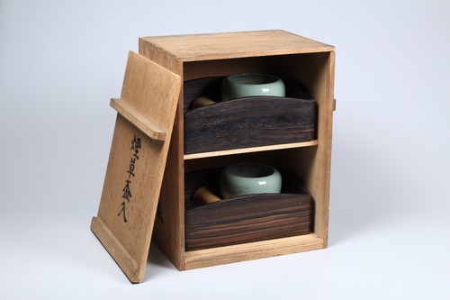 L05744　唐木煙草盆　喫煙具　青磁火入　竹灰吹　時代共箱　在銘　昭和八年　美品　古美術品