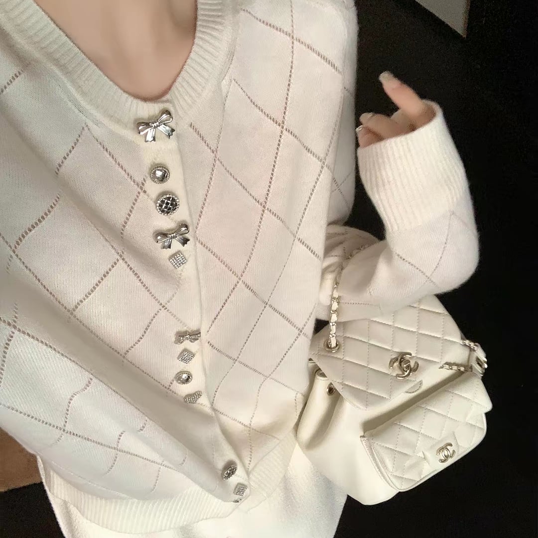 Cute button wool sweater 260810