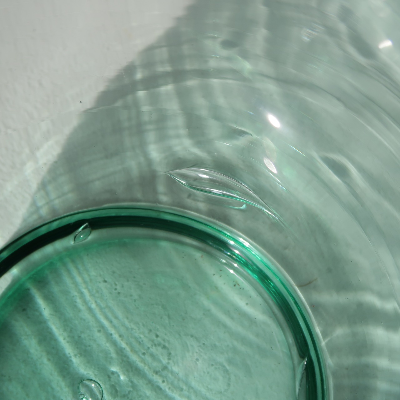 リサイクルガラスのピッチャー