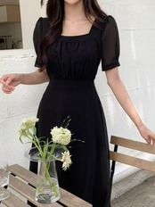 パフスリーブフレアワンピース D1334