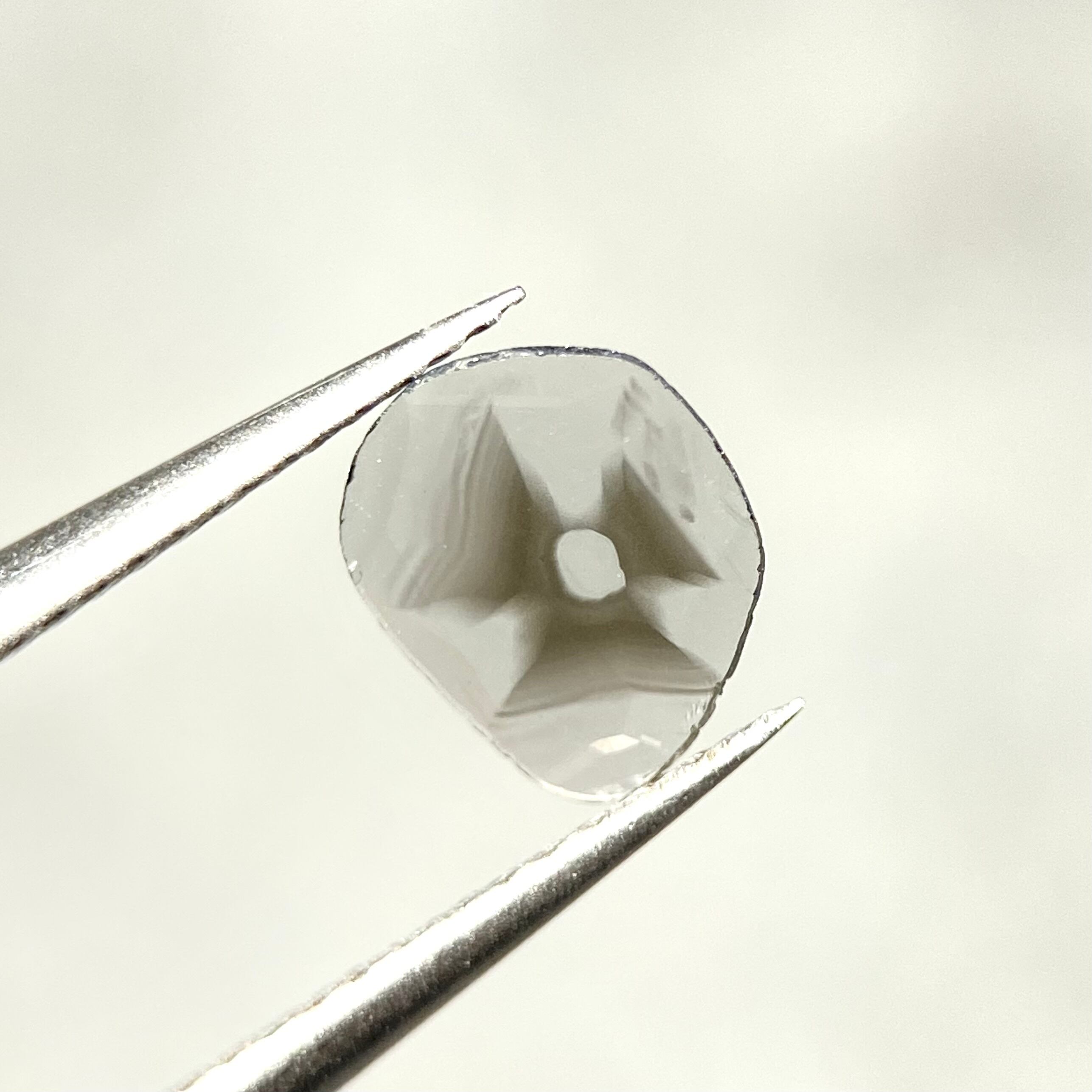 ジンバブエ産 トラピッチェダイヤモンド 0.19ct