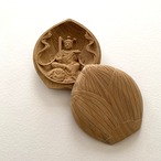 【花びら型　文殊菩薩の香合仏】