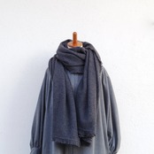 MAISON CARRÉE  CASHMERE Fringe STOLE  "CHARCOAL GREY"