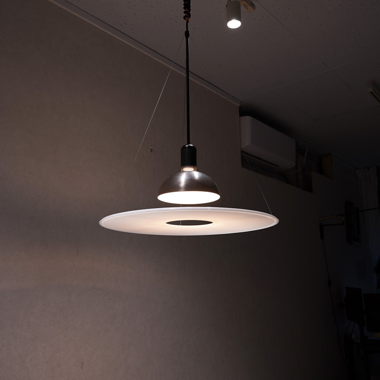 FLOS FRISBI ペンダントライト / モダン ミッドセンチュリー Achille Castiglioni 名作 デザイナーズ 照明 フリスビー フロス 吊り下げ照明