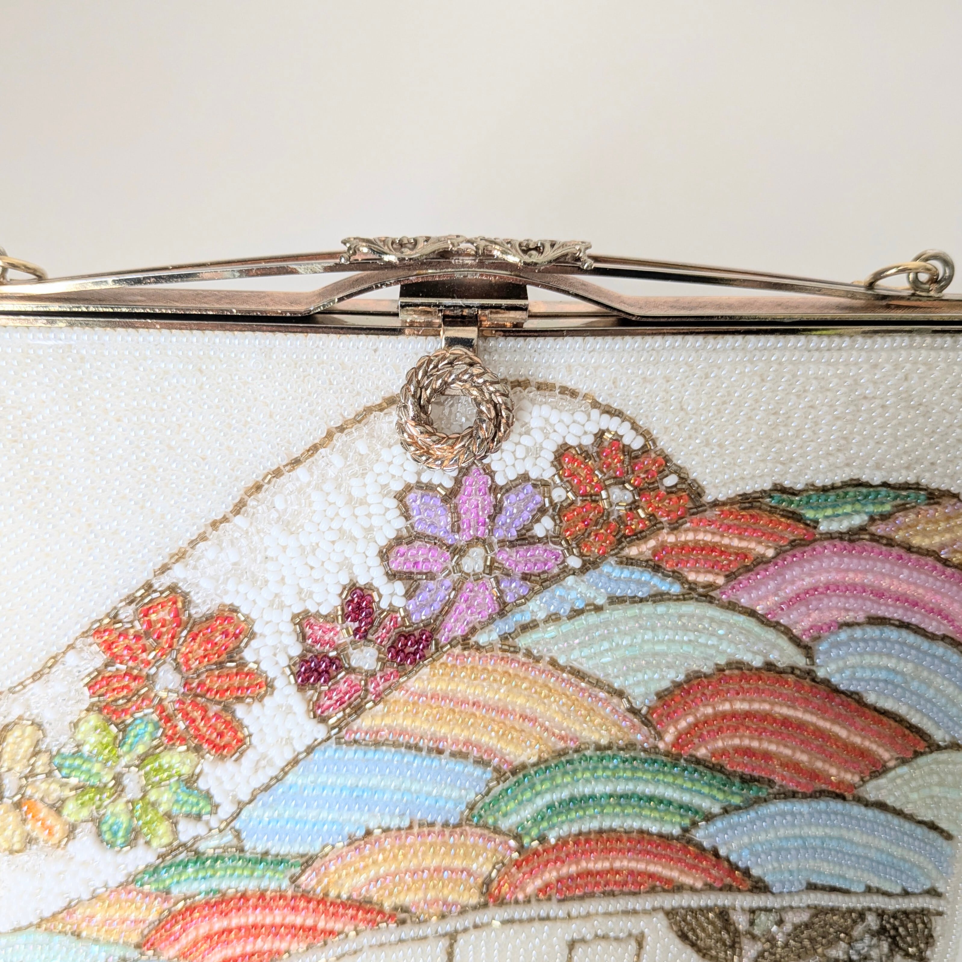 Vintage】ビーズ刺繍バッグ 白 吉祥風景柄 和柄 パーティーバッグ