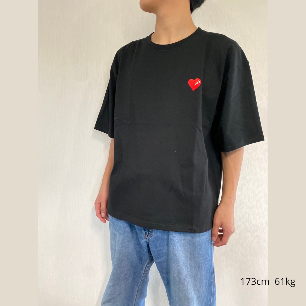AMI ハート刺繍 Tシャツ アイボリー・ブラックメンズとレディースでも着れます 30b5120f0cd6fcd2f0e100d65d4d60