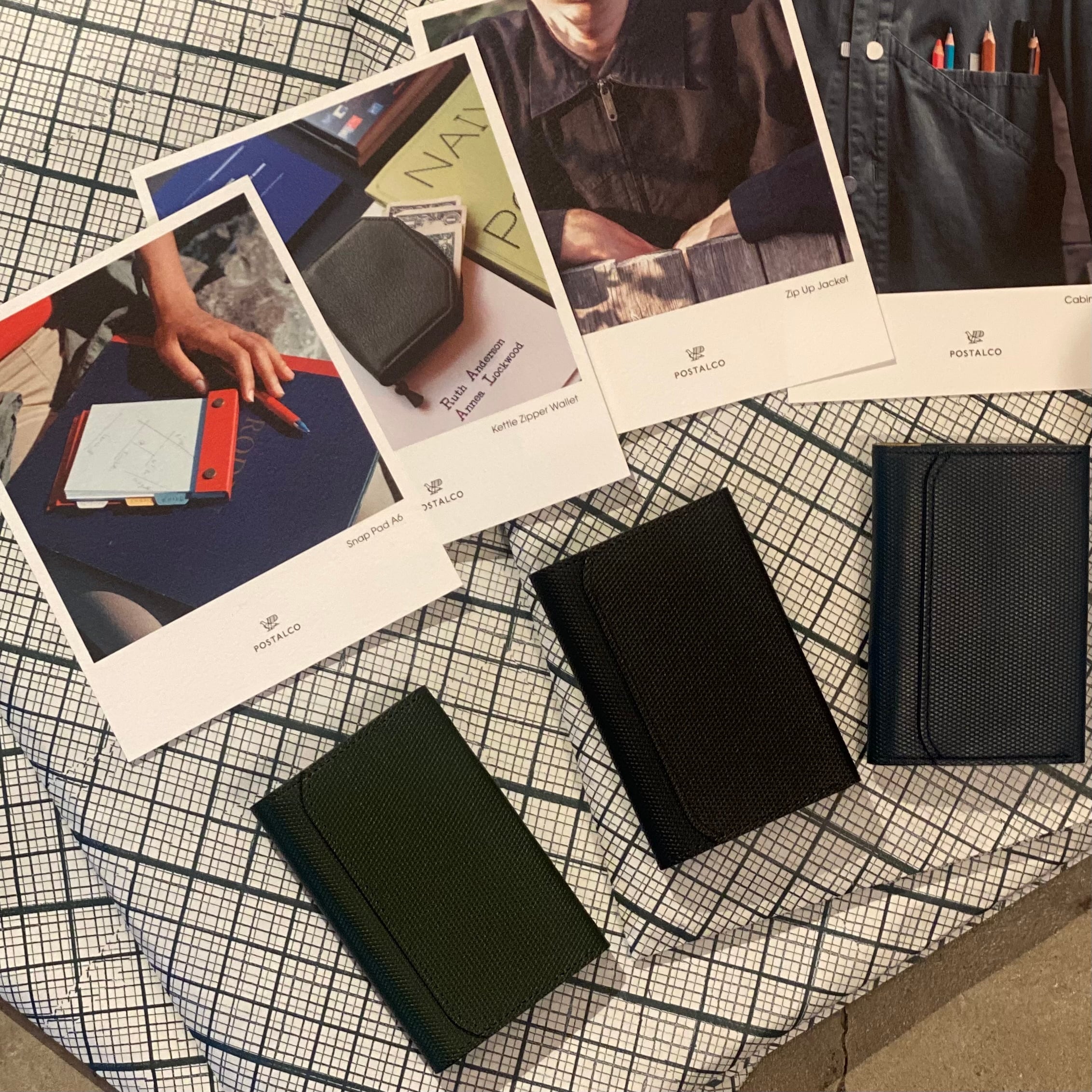 POSTALCO(ポスタルコ) ミニウォレット クロスグレインレザー black | Debby