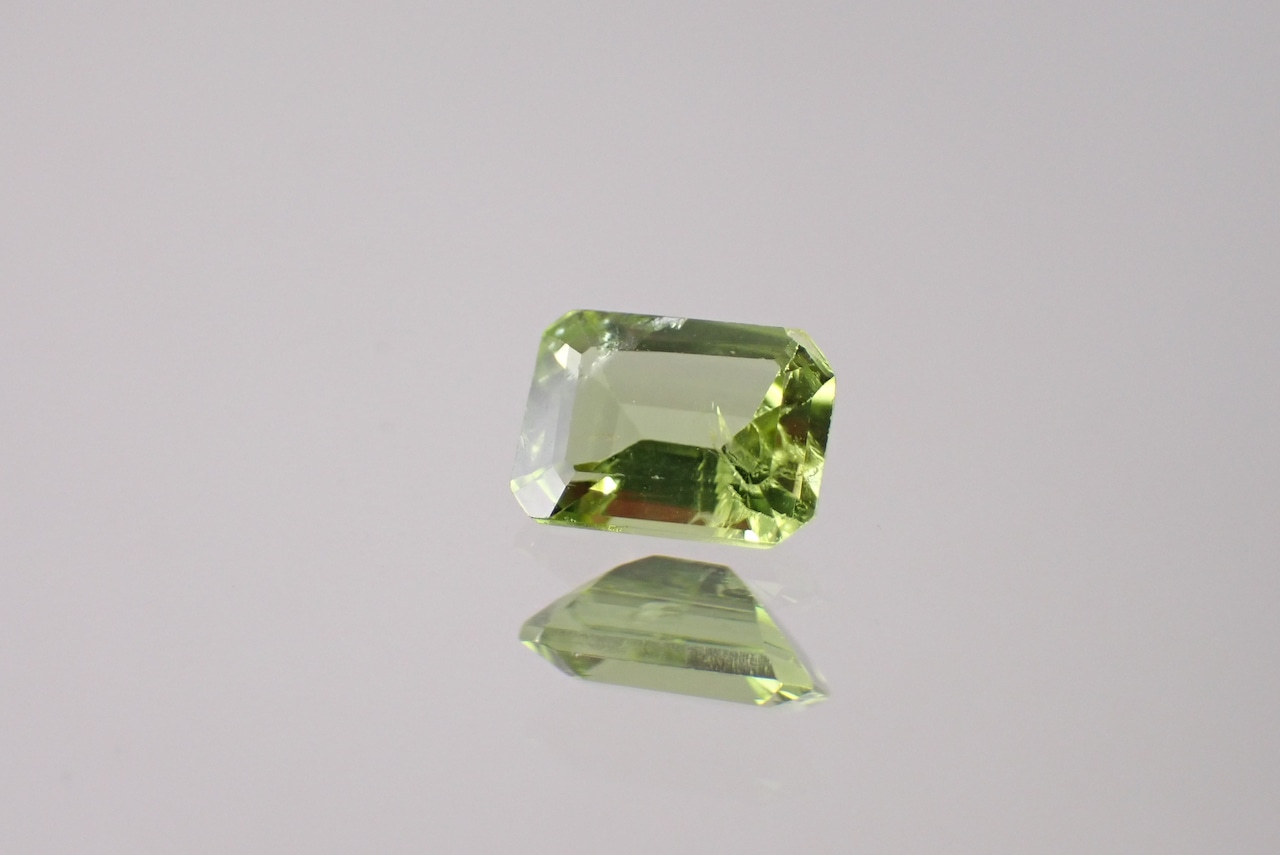 ペリドット　0.92ct　[C5‐470]
