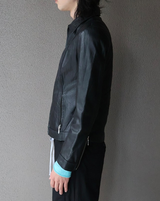 Short length leather zip blouson