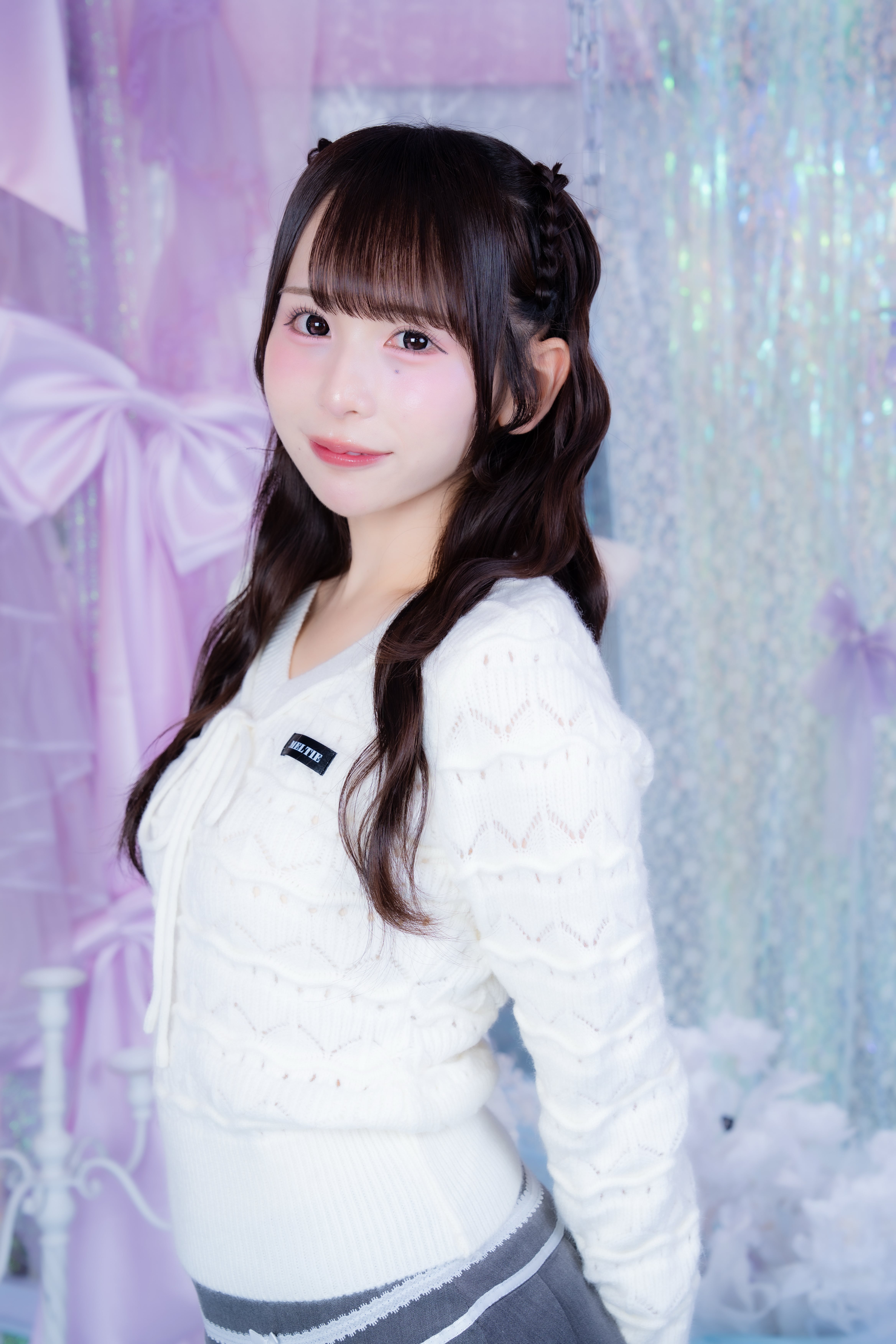 Ribbon V-Neck Knit