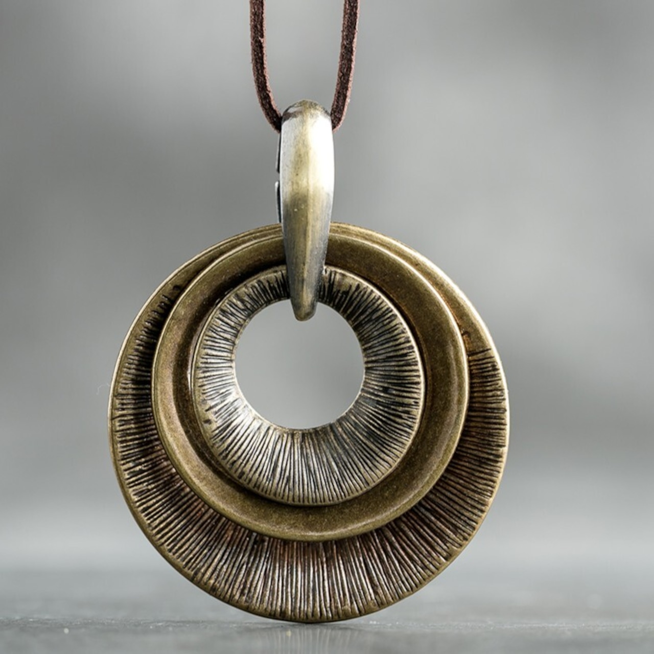 Zinc Alloy Circle Pendant Necklace / ジンク アロイ サークル ペンダント ネックレス