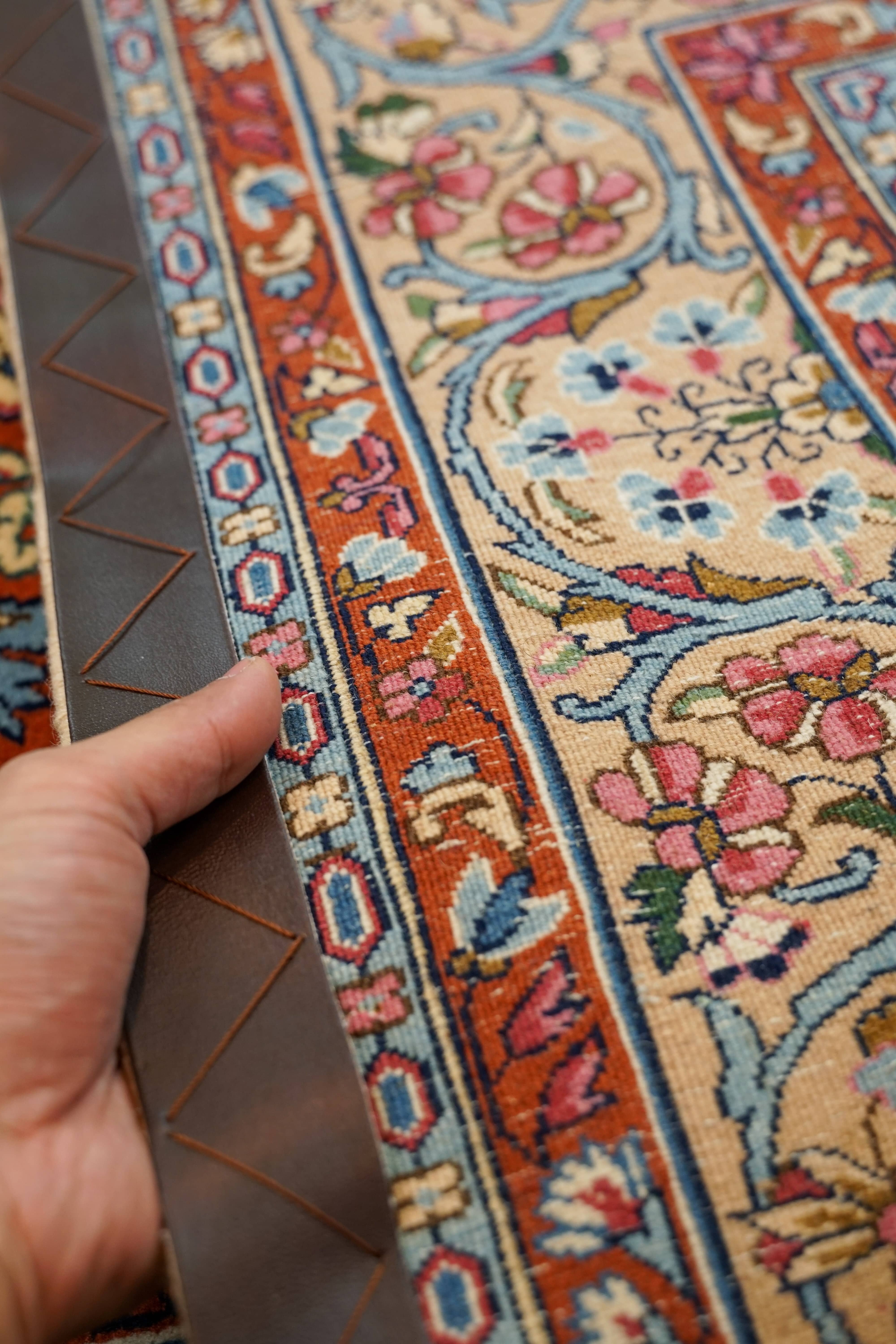 ペルシャ絨毯 ケルマン 90×60サイズ 美品 ウール 花柄 色使いがおしゃれな