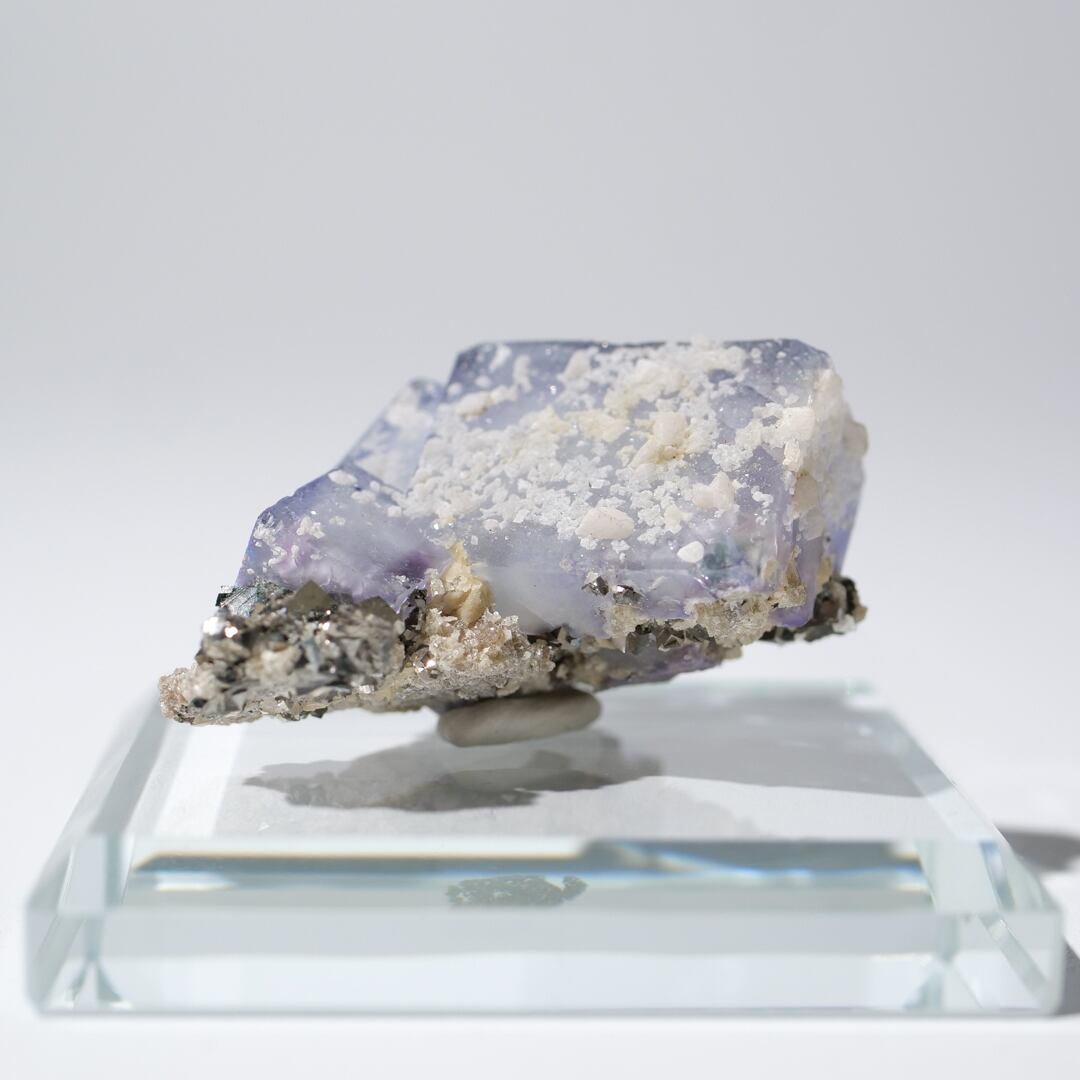 ヤオガンシャン産 フローライト 共生 / 原石 標本【A_4】 | ariife