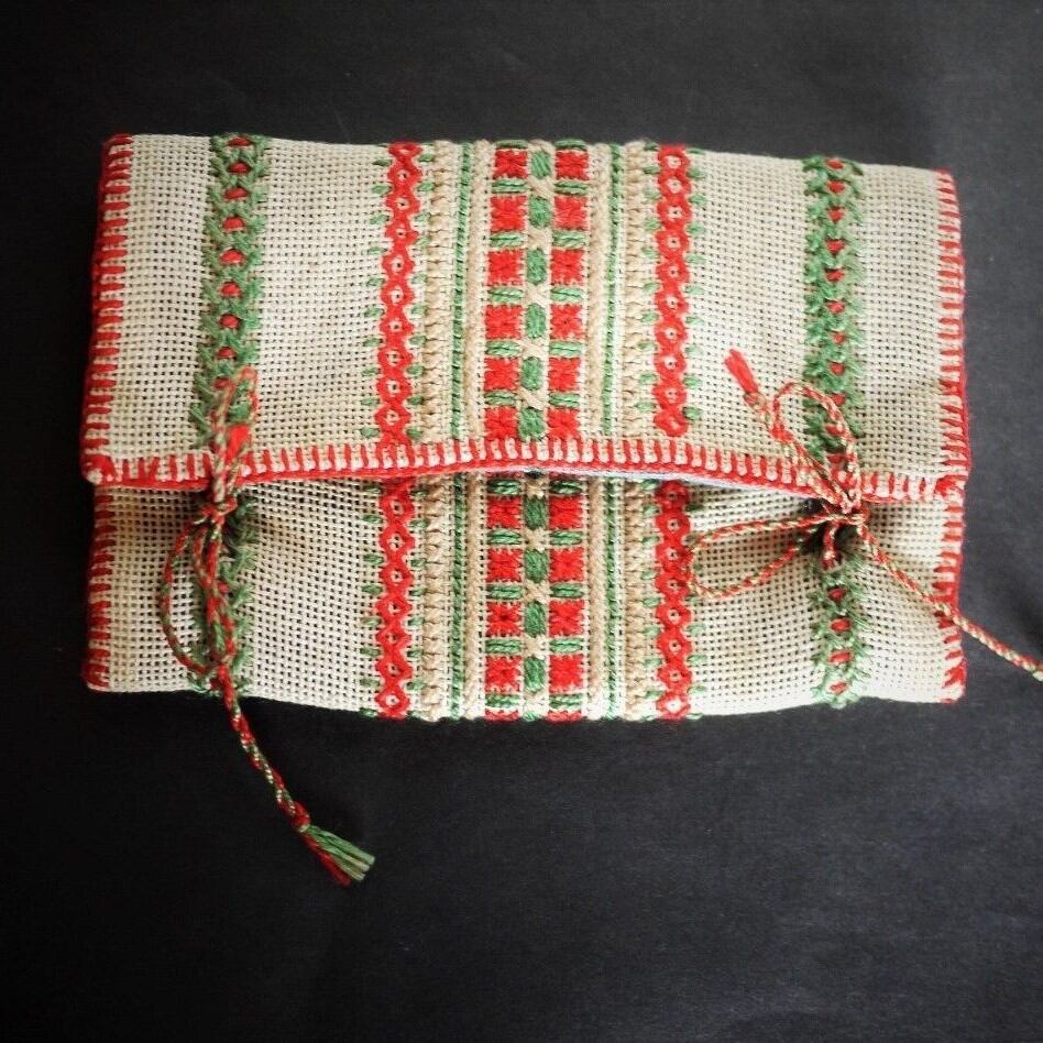 クロスステッチのフォークロアポーチ ドイツ