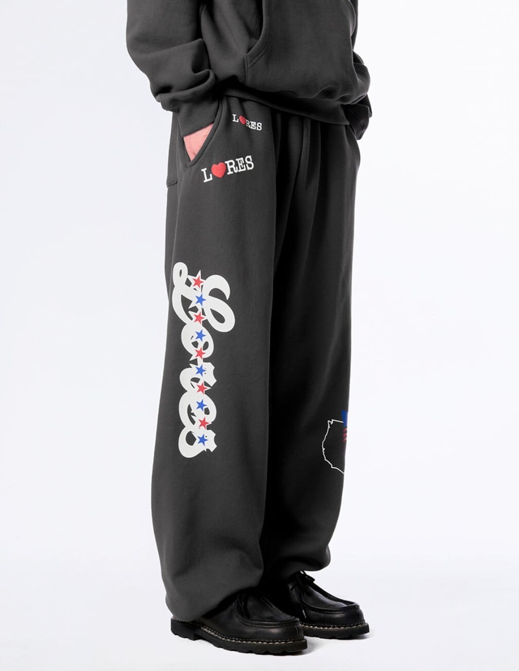 ☆LE SSERAFIM ウンチェ 着用！！【LORES】America Sweatpants