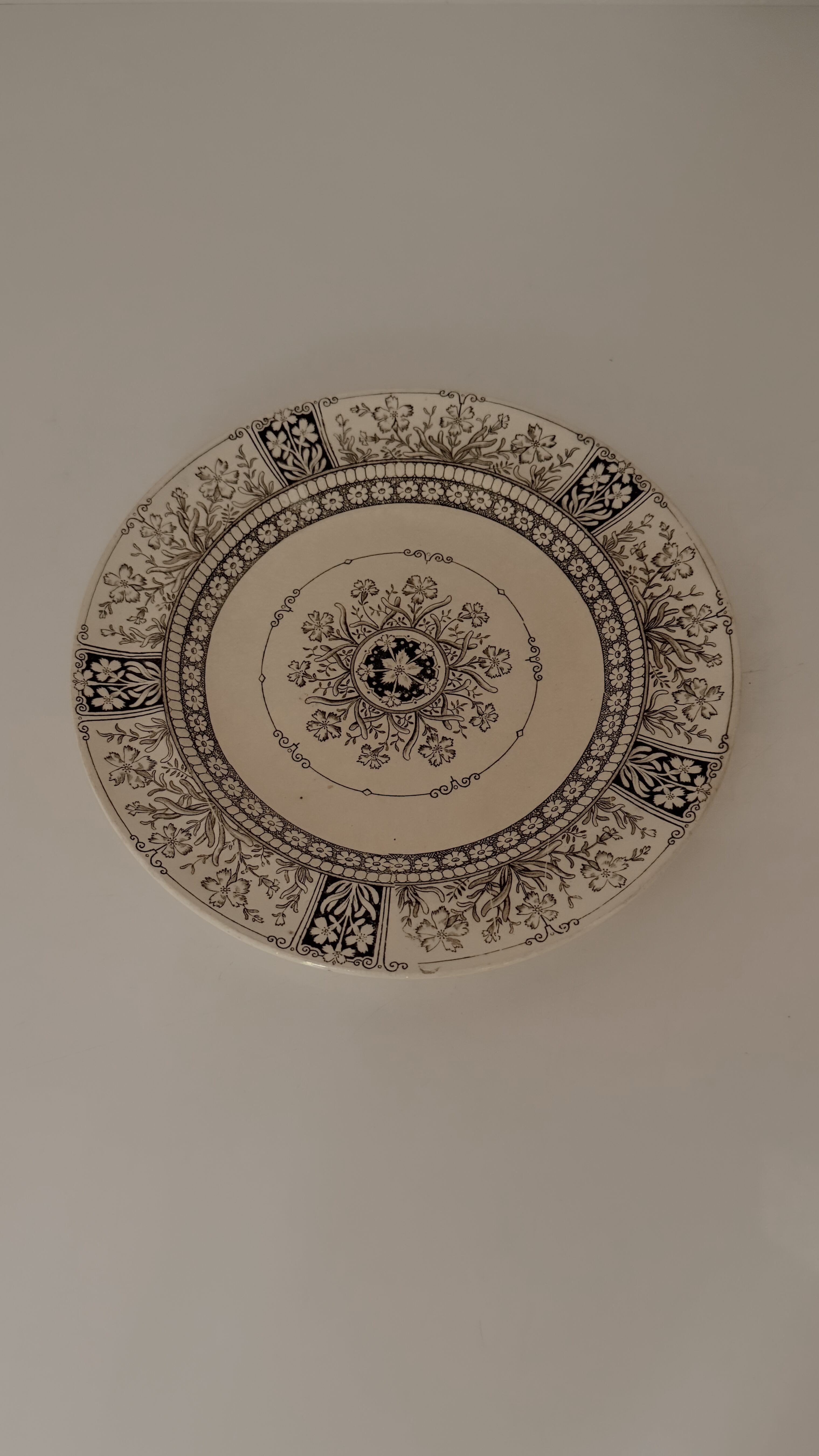antique plate Hill Pottery Kaiser Ⅳ