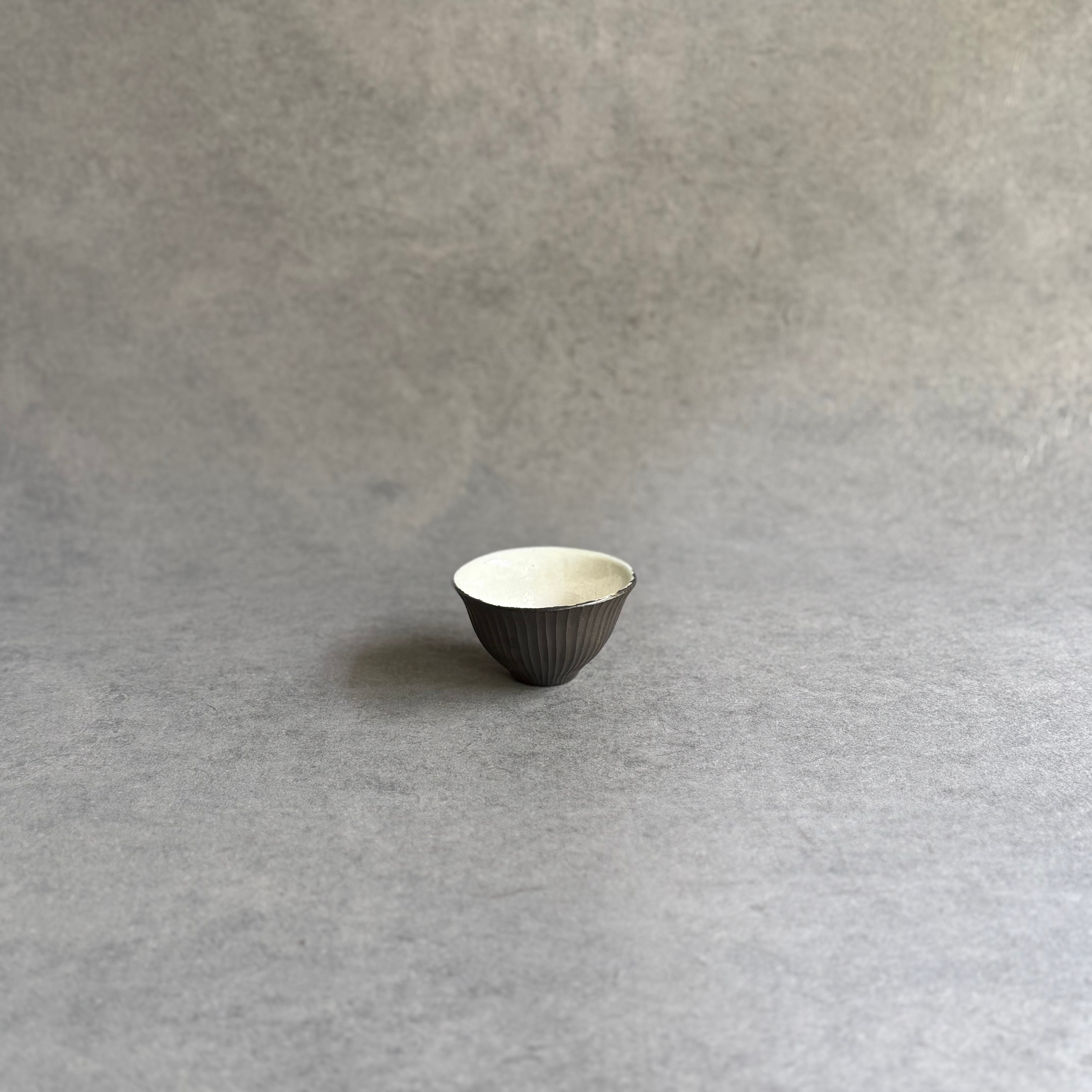 鈴木進 金彩釉 線紋 煎茶碗