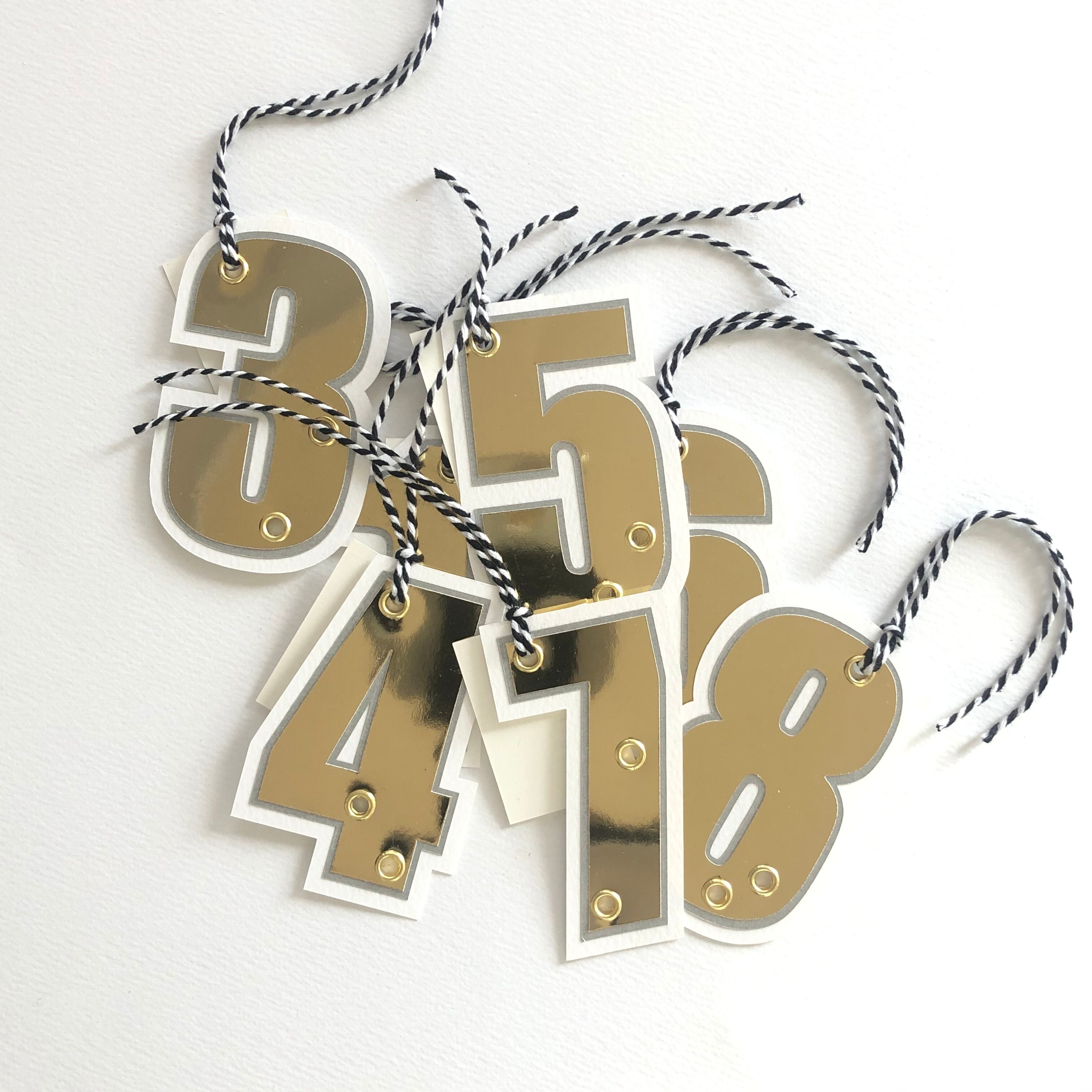 数字のタグカード “Gold”