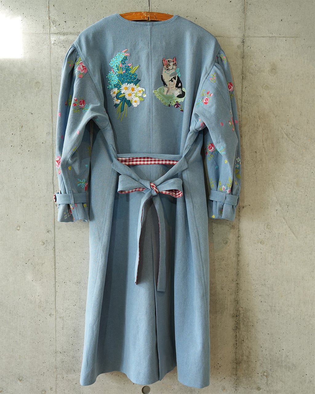 タマオワールド デニムコート 刺繍デニムコート Collarless embroidered coat (Light blue