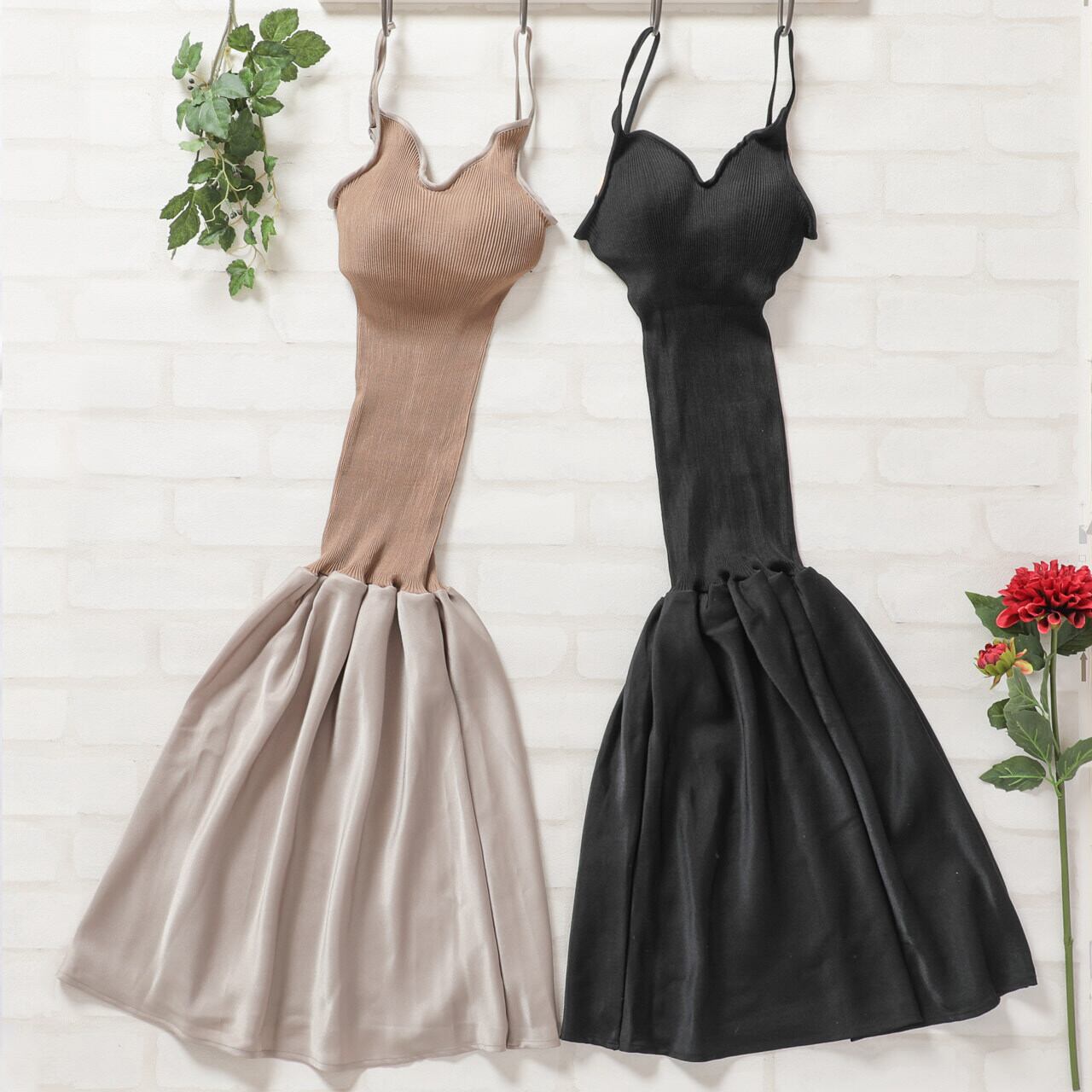 アロマティック AROMATIQUE インナー レディース スリップ シルク100% 絹 日本製 パッド付き アジャスター付き キャミソール ペチコート 透け防止 やわらか ギフト プレゼント M L ブラック ブロンズ R103AR At020