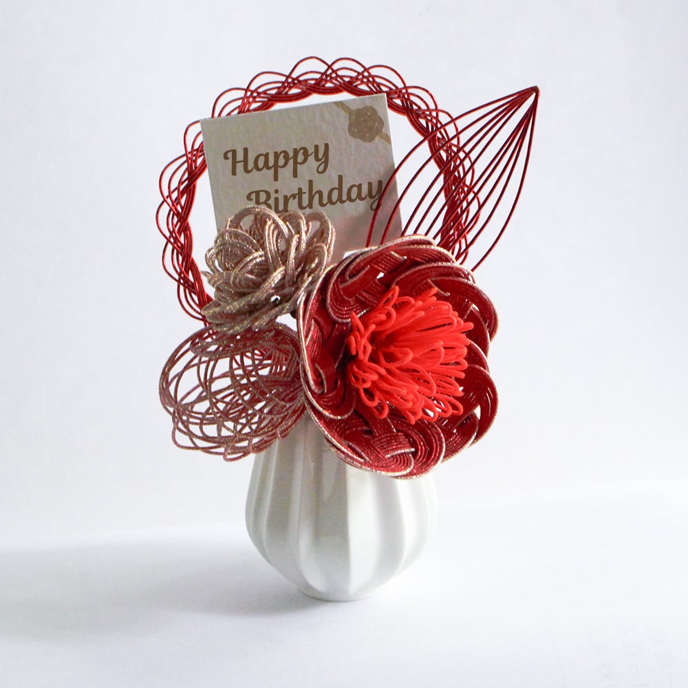 【受注生産】赤と白の折り紙フラワーブーケ マム バラ 正月 紅白 和モダン 水引 30d36e87c78f86f8c398ee0c7ac5d5