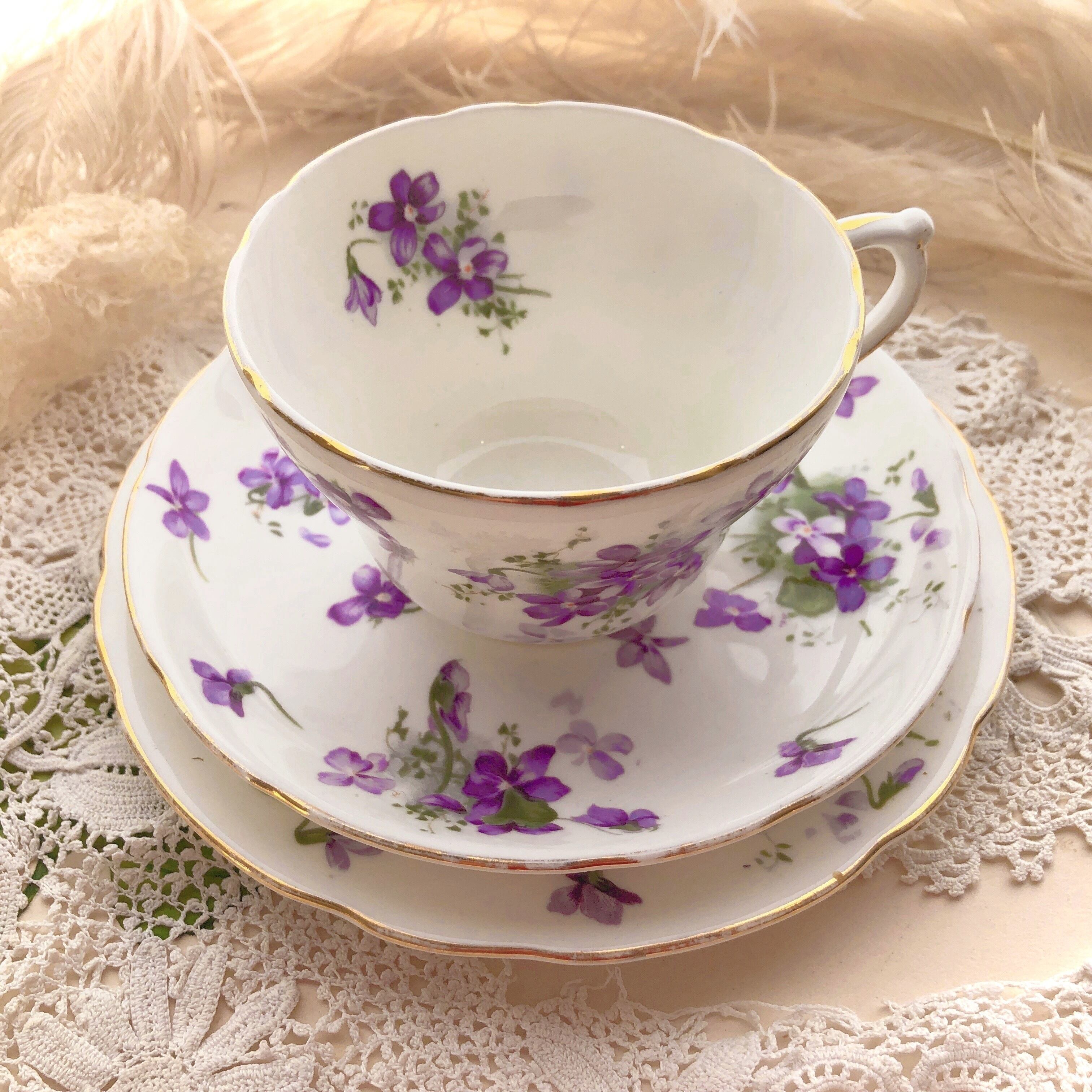 スミレのティーカップ（トリオ） | メルキュール骨董店