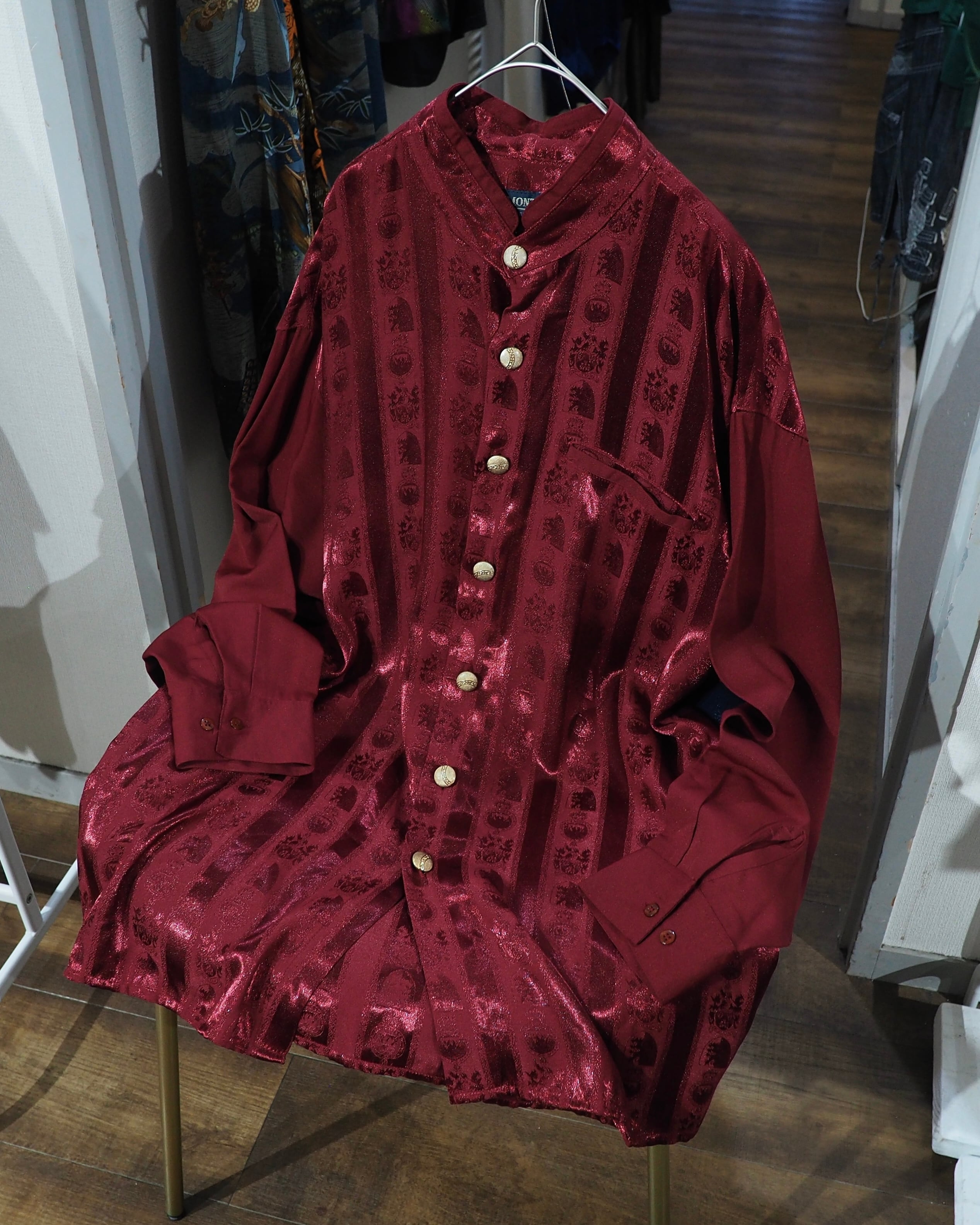 1990s Beautiful Dark Bordeaux × Gold Button Vintage Over silhouette No collar shirt