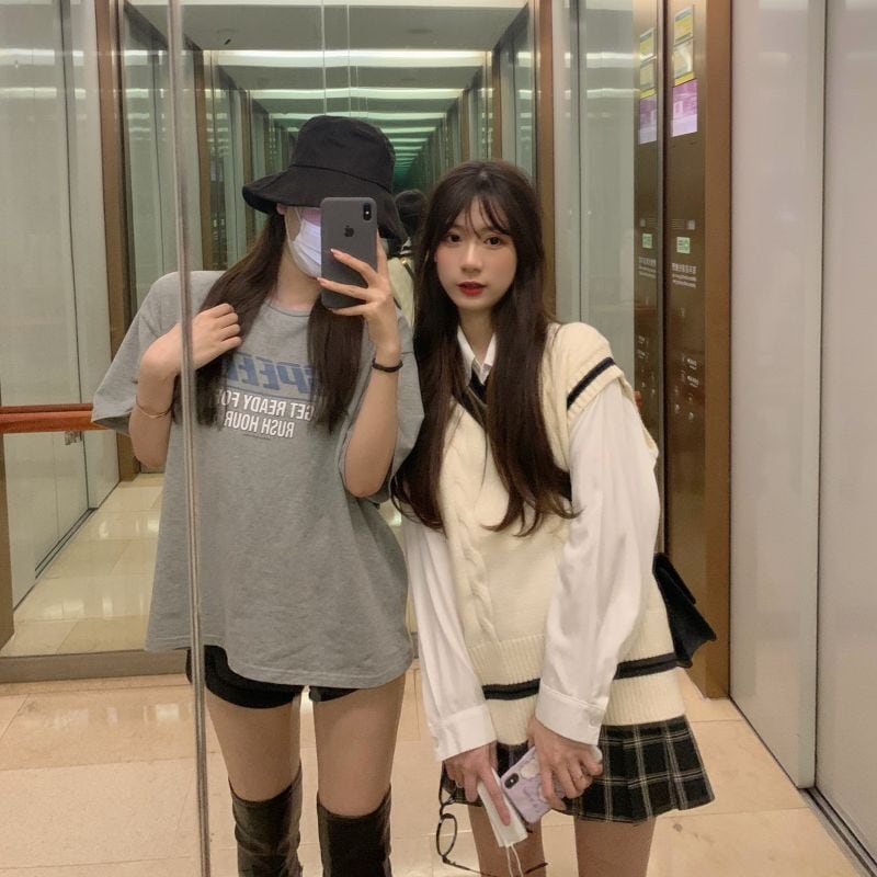 送料無料 だぼカワ スクールガール風 ニット ベスト 学生 通学 制服 ライン 刺繍 Vネック 韓国学生風 女子高生 Lamitte Deco トレンド 韓国ファッション ショップ Base店