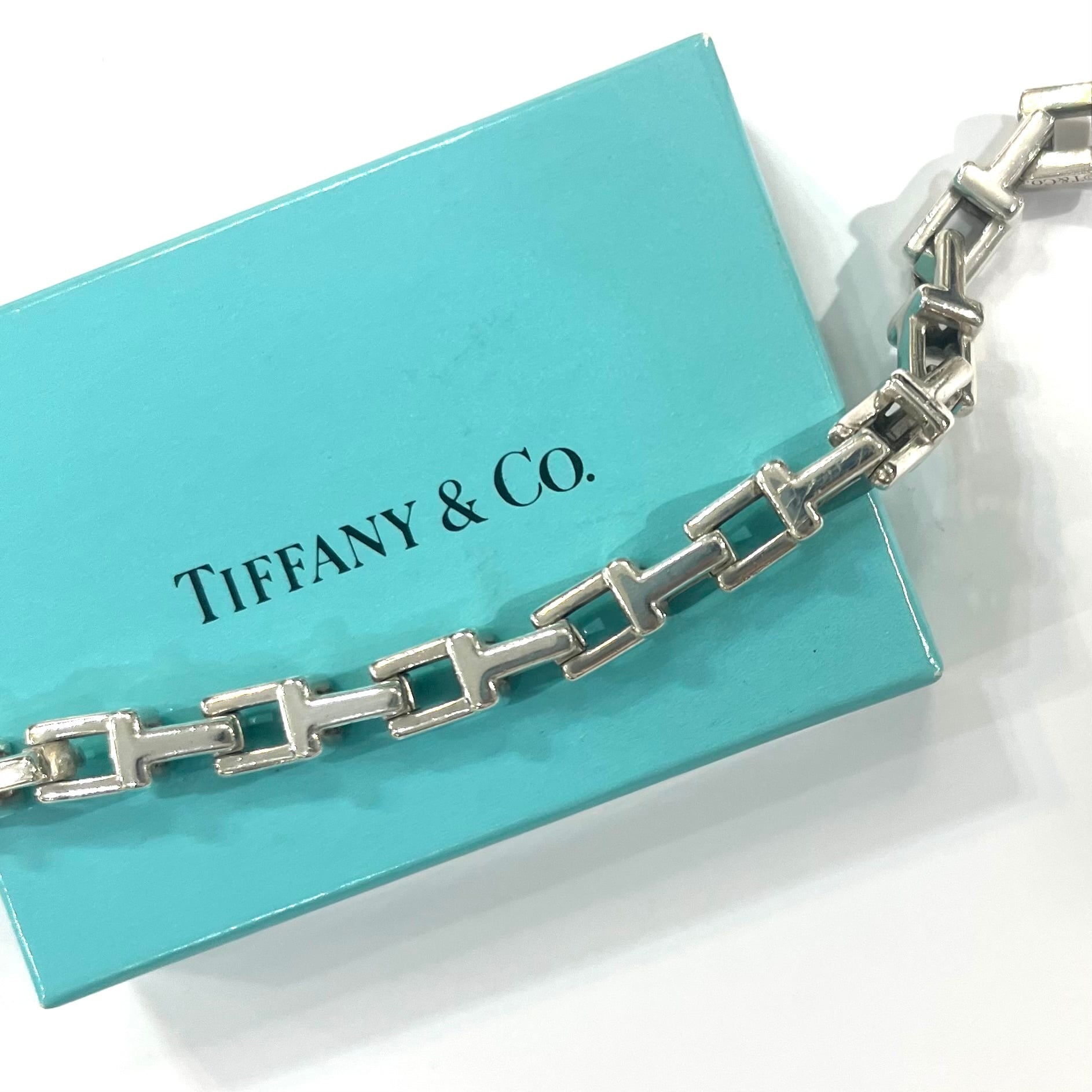 激レア【TIFFANY&CO. 】2573 ボリューム 重厚感Tモチーフ リンク