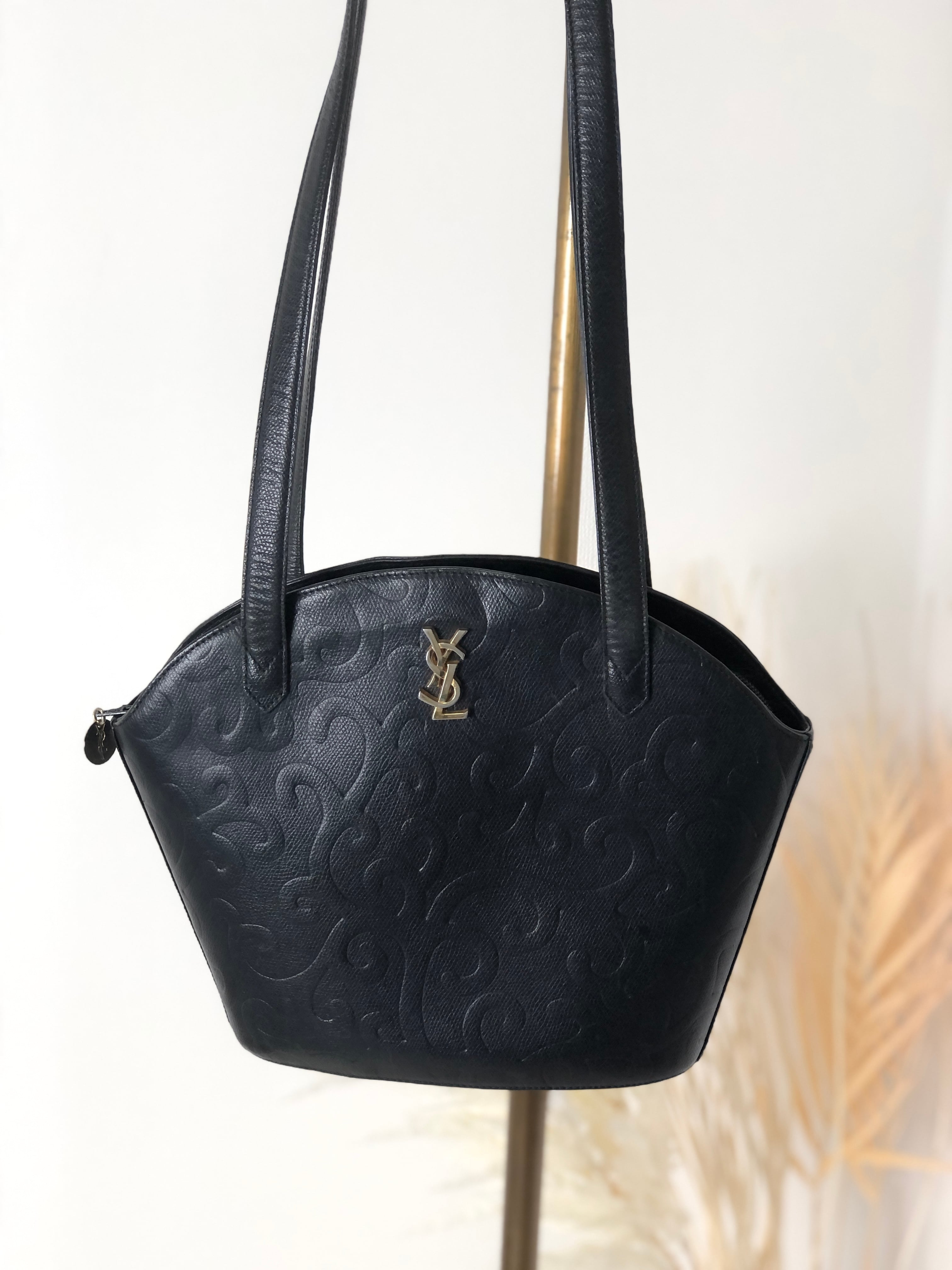 Yves Saint Laurent イヴ・サンローラン YSL 型押しレザー 唐草 Yves Saint Laurent イヴ・サンローラン YSL 型押しレザー 唐草