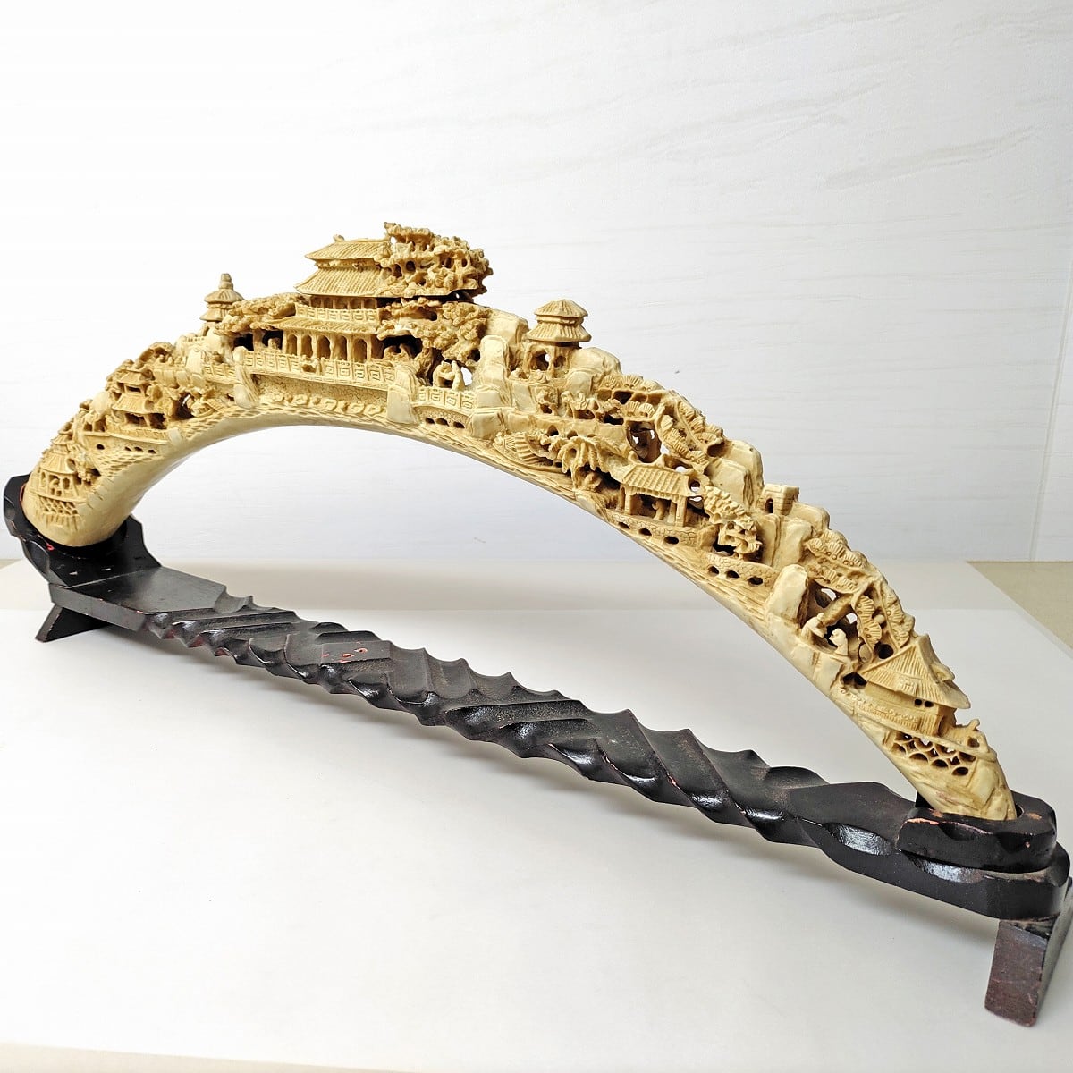 象牙風彫刻・置物・インテリア・No.221229-17・梱包サイズ140 