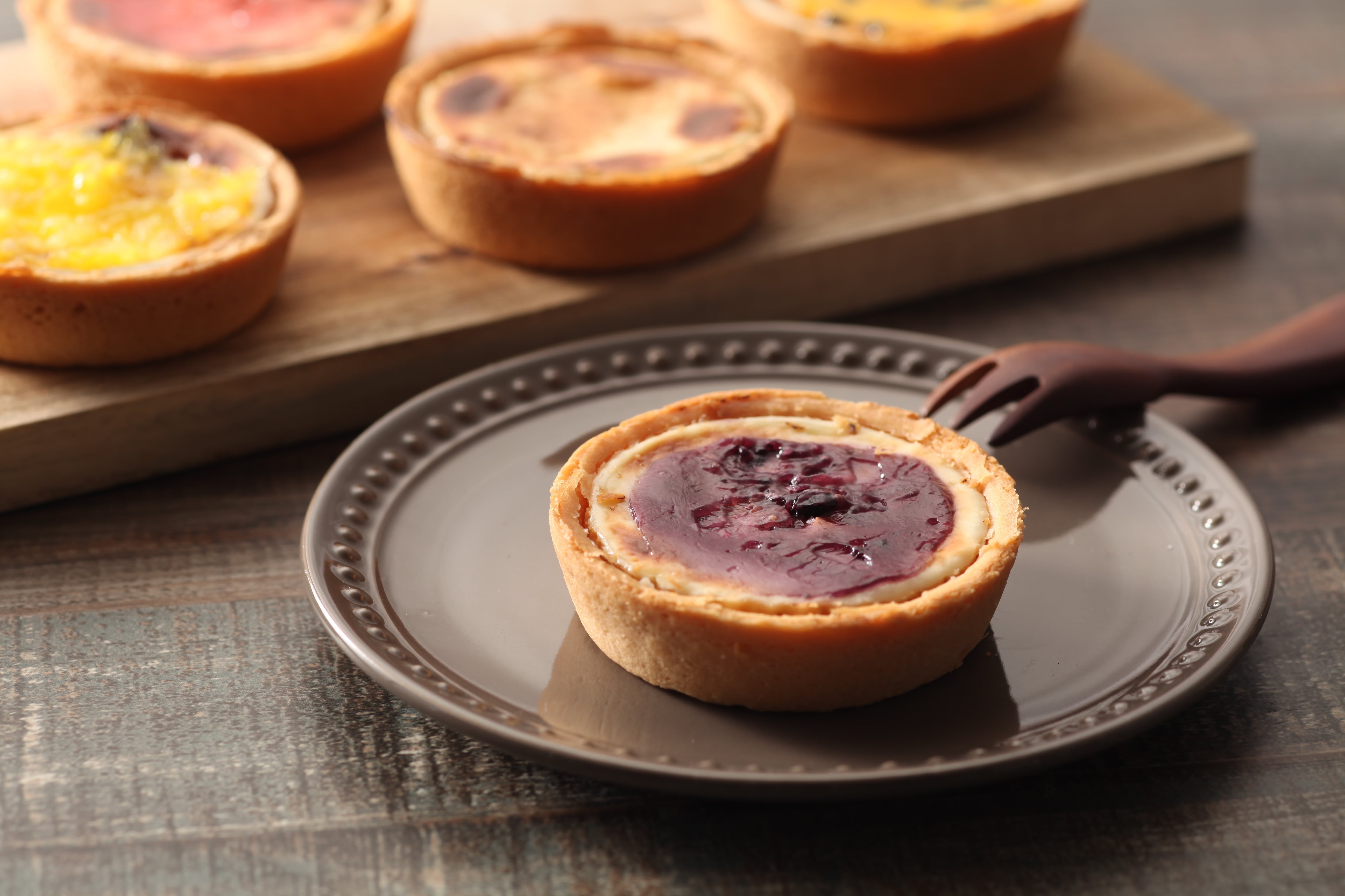 バスクチーズタルト 5種セット（ストロベリー・ブルーベリー・プレーン