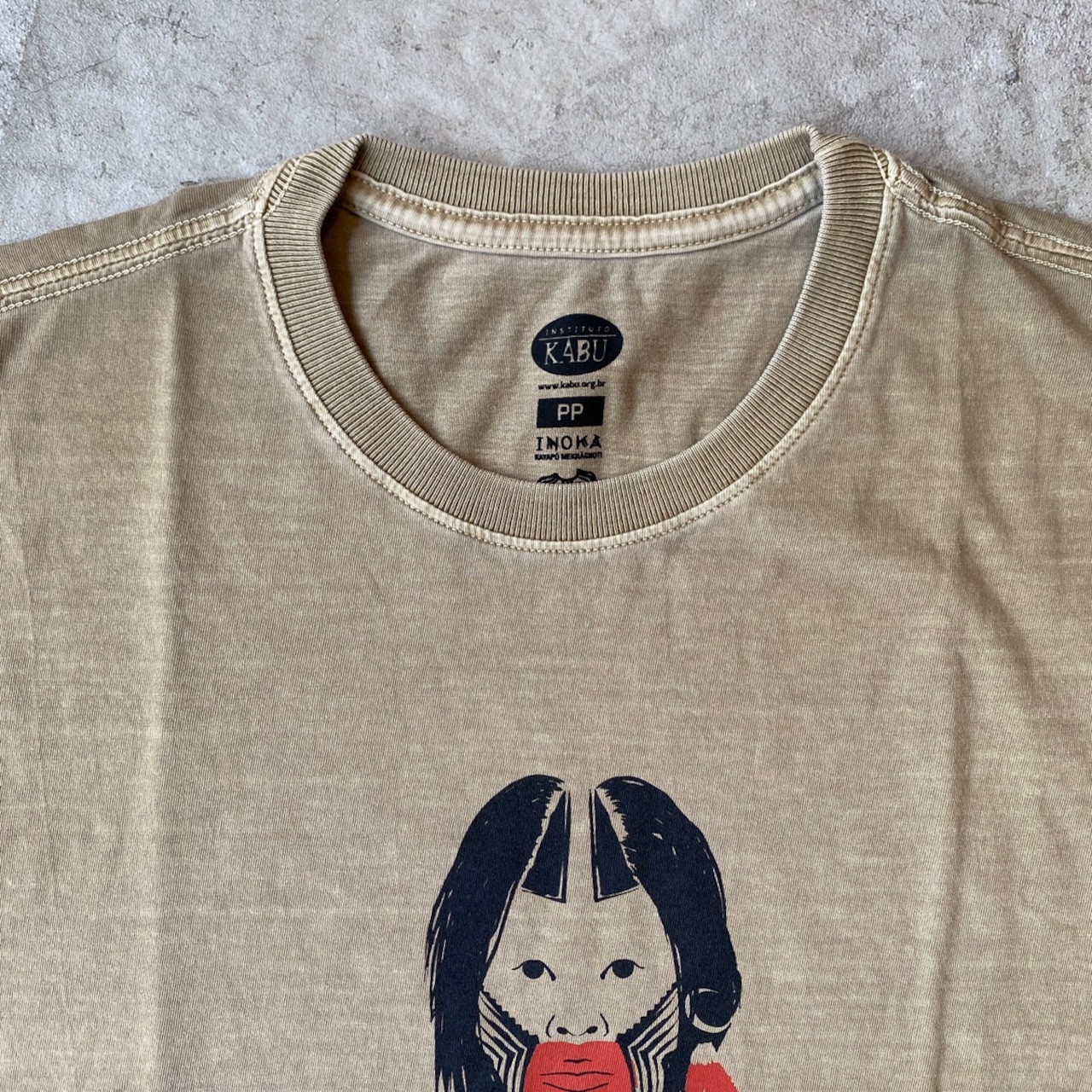 カヤポ族のTシャツ 【Mulher preparada para festa】