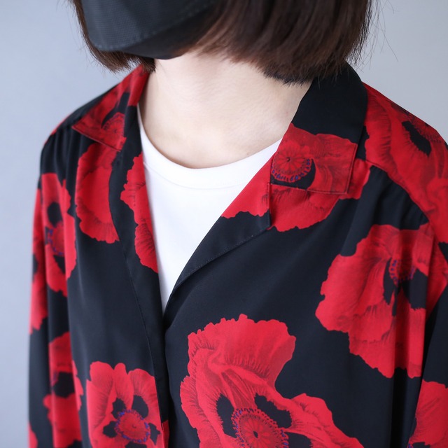 "black×red" flower art pattern open collar shirt